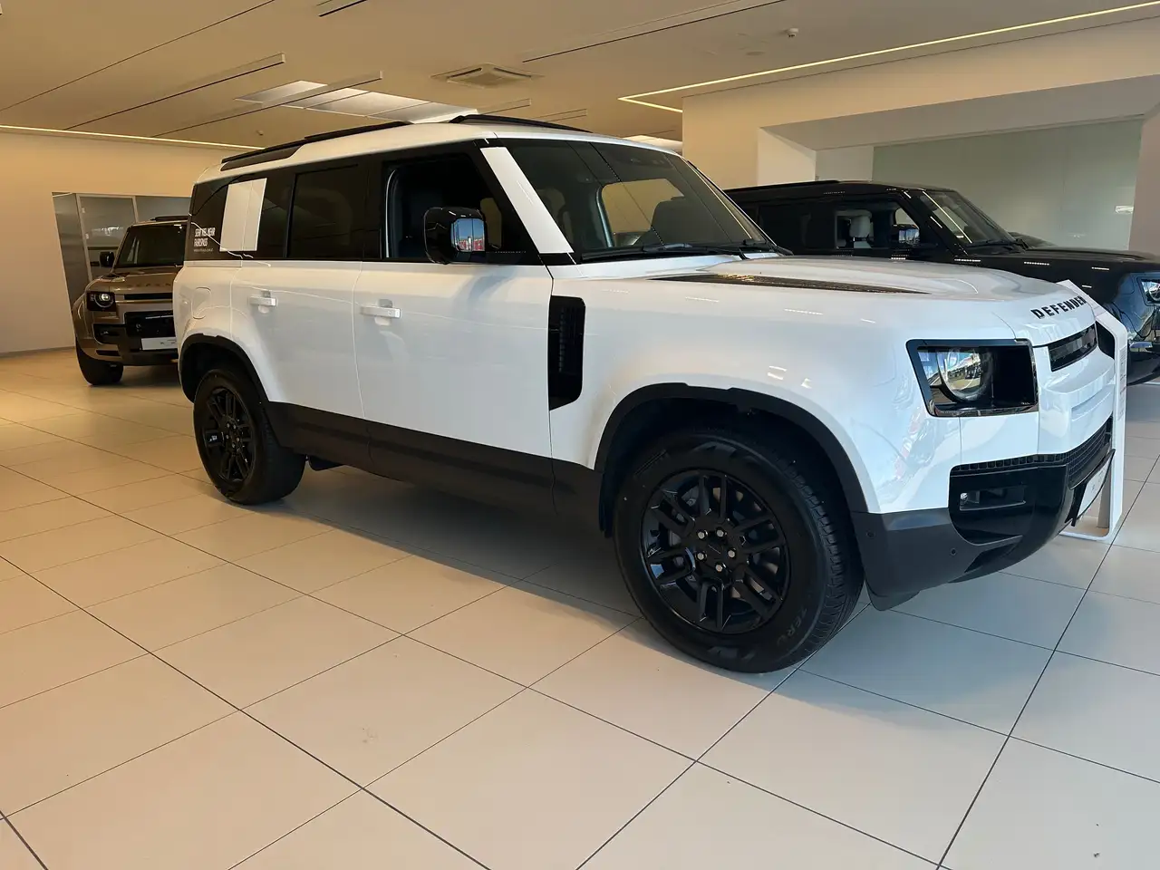 Land Rover Defender 2026
