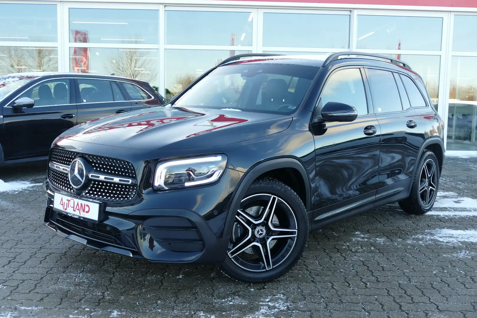Mercedes-Benz GLB 200 AMG Line Panorama Burmester Sitzheizung Schwarz - 2
