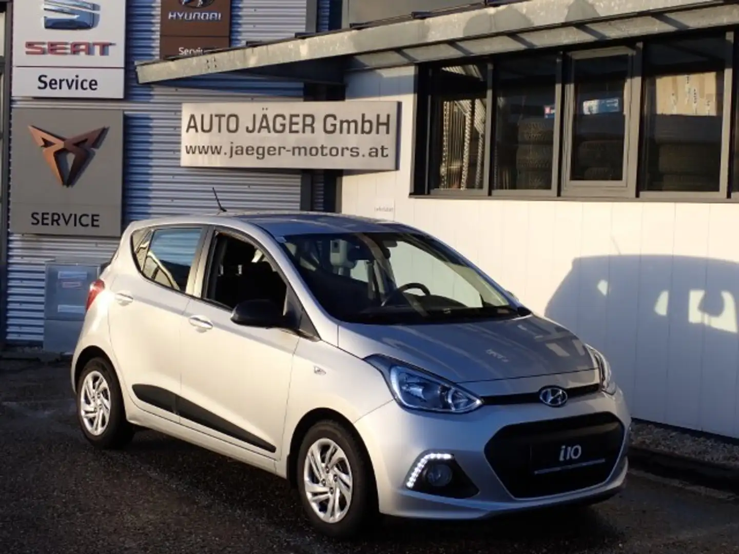 Hyundai i10 Black Line Tempomat Parkhilfe Pickerl NEU Silber - 1