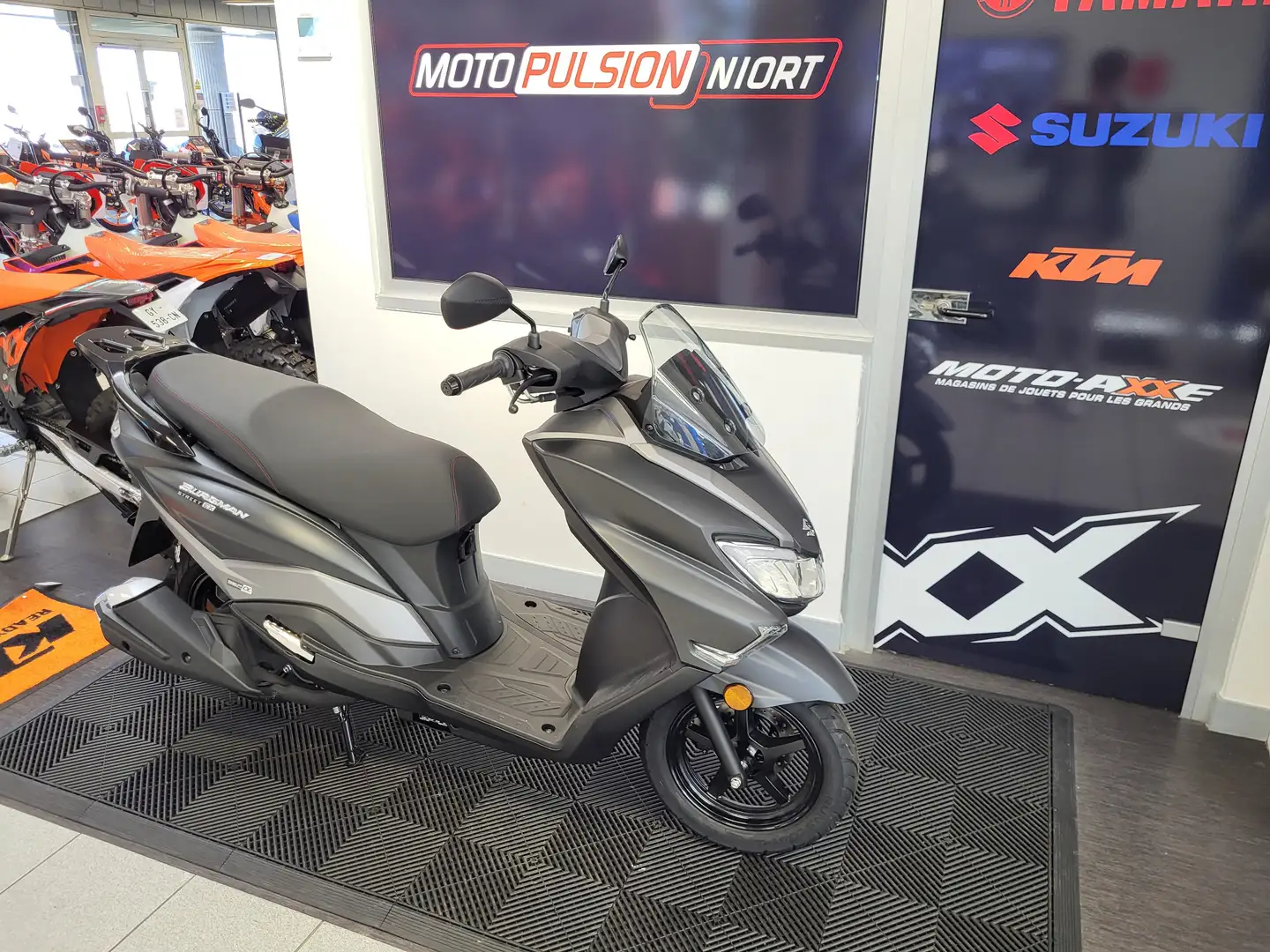 Suzuki Burgman 125 Noir - 1