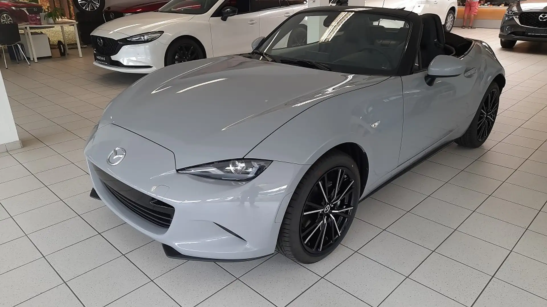 Mazda MX-5 2.0L SKYACTIV-G 184PS Exclusive Šedá - 1