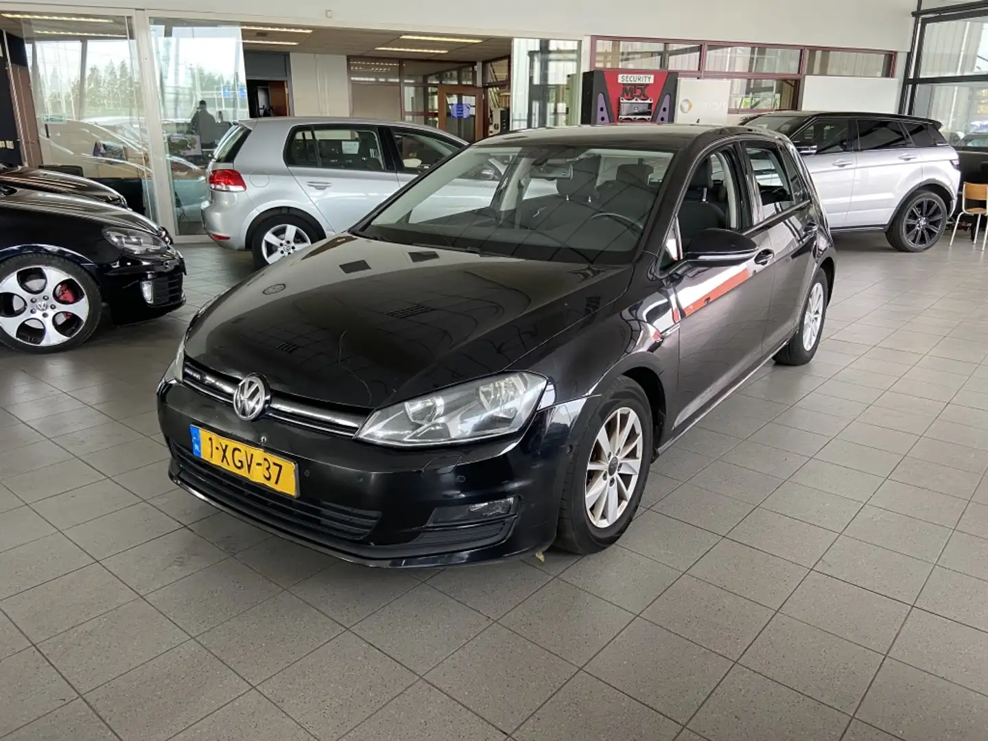 Volkswagen Golf 1.6 TDI Highl. BlM. Negro - 1