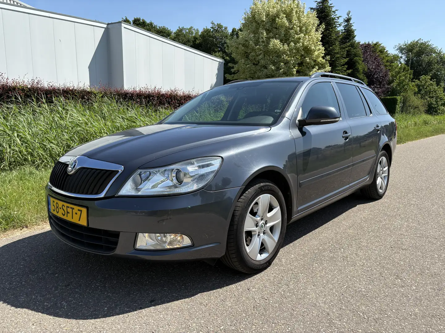 Skoda Octavia Combi 1.2 TSI Ambition Business Line / NAVI / CRUI Gris - 1