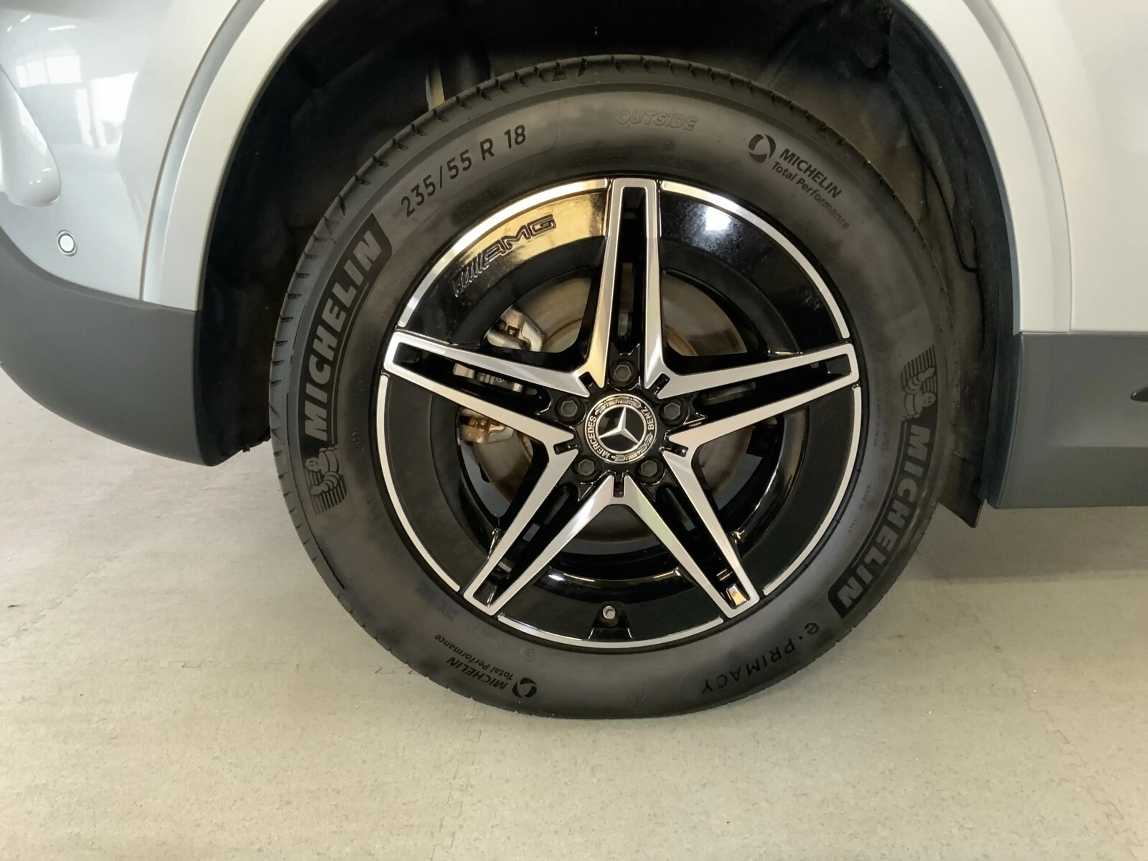 Mercedes-Benz EQA 300 EQA 300 4M AMG Night AHK Sound DISTRONIC RüKam — photo 8