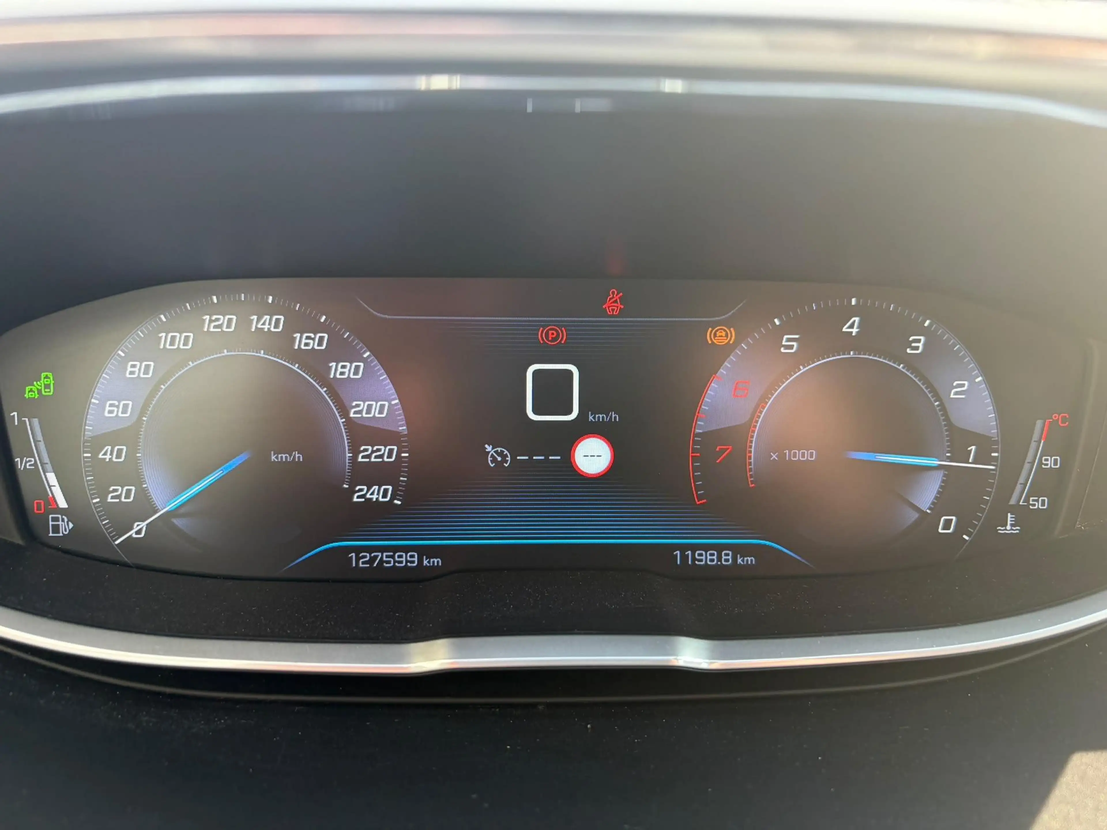 Peugeot 3008 1.2 PureTech Blue Lease Premium Clima, cruise, pdc — photo 16