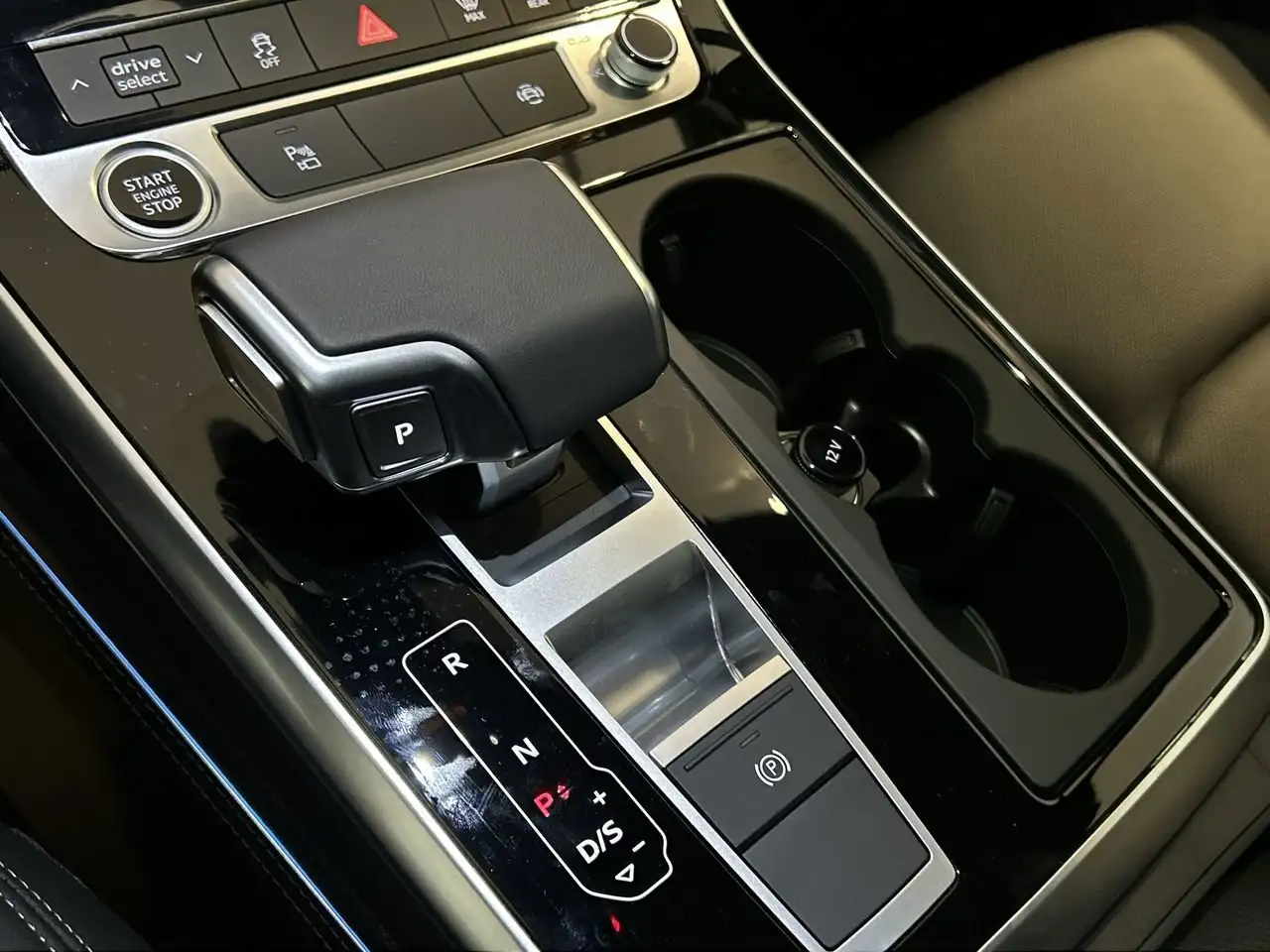 Audi Q7 снимка Audi Q7