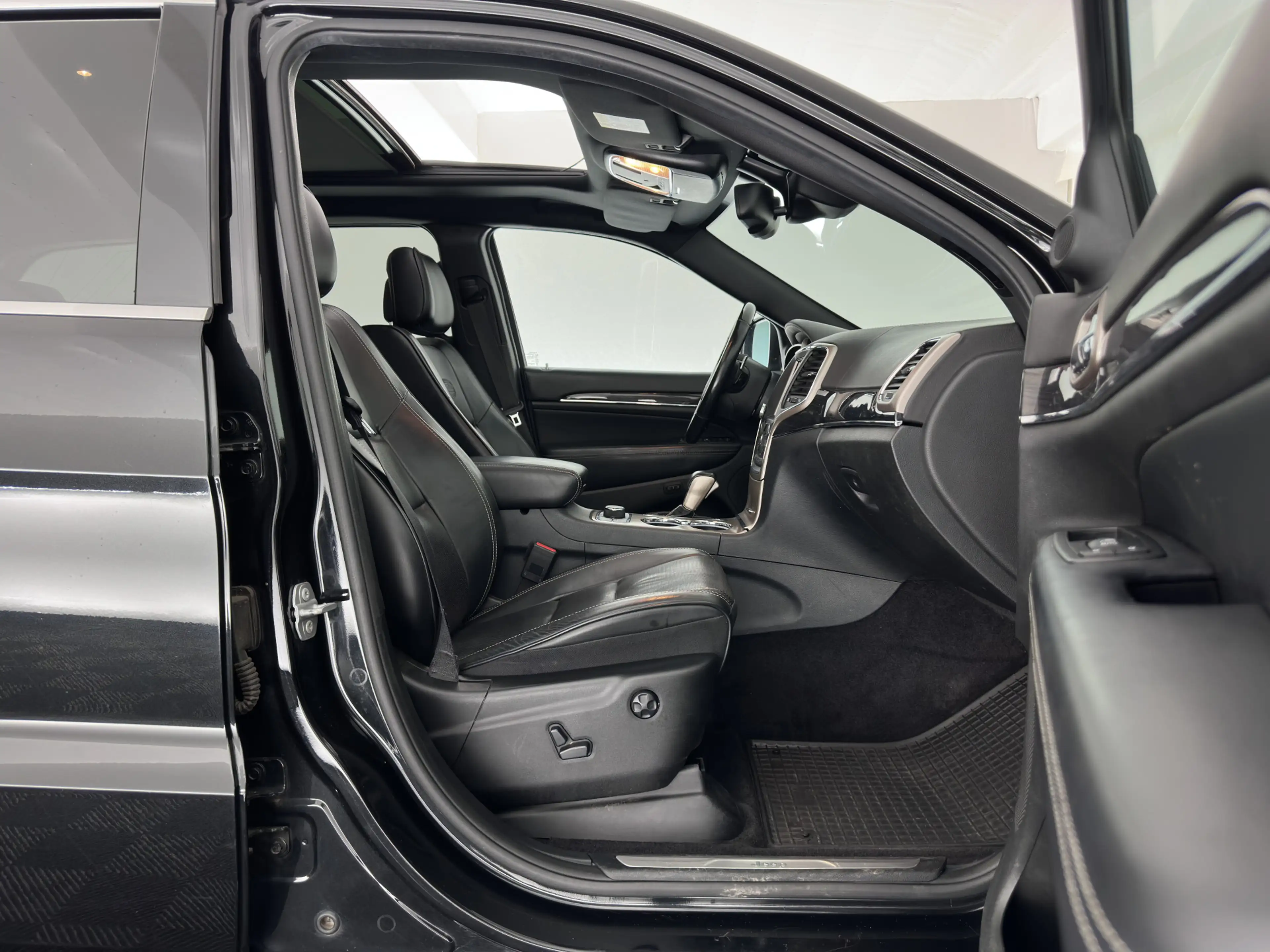 Jeep Grand Cherokee 3.0 CRD 75TH Anniversary Overland Aut. *PANO | LE — photo 14