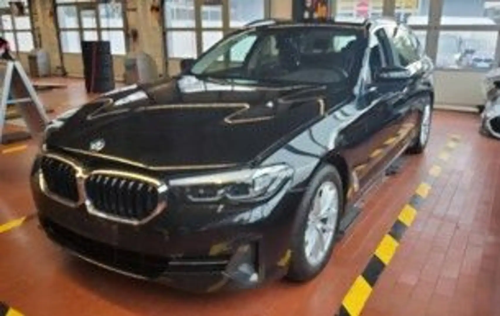BMW 520 d/Aut/Navi/LEDer/Panor/Park&DrivAss Noir - 1