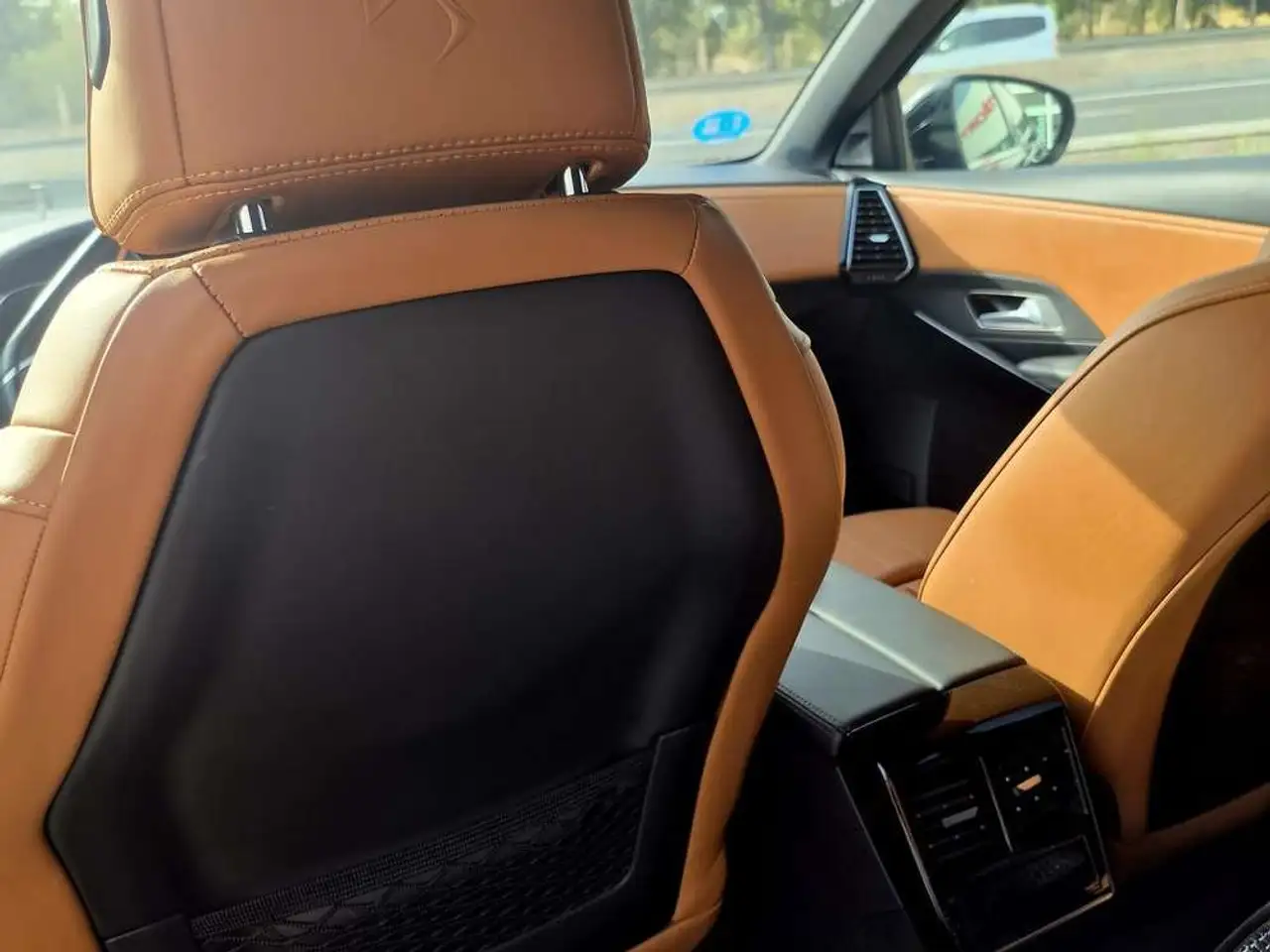 DS Automobiles DS 7 Crossback 2021 — фото 10