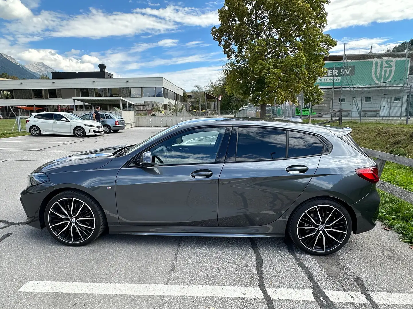 BMW 120 120d xDrive M-Sport Grau - 2