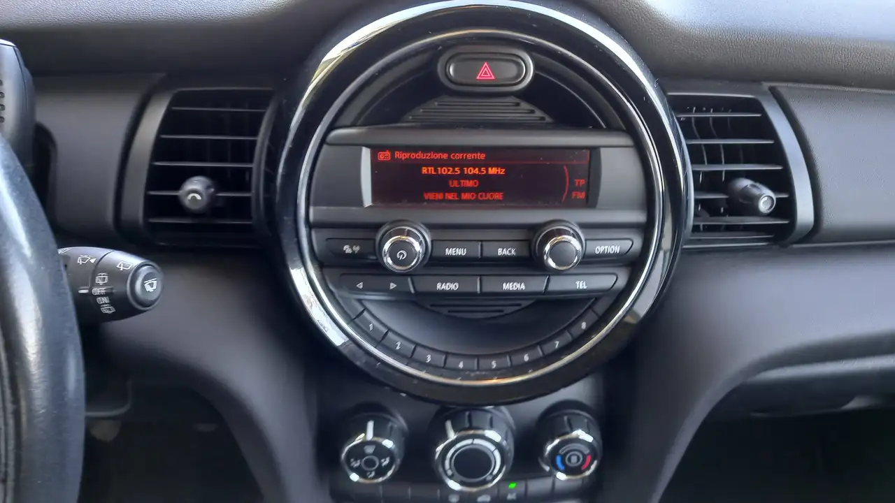 2016 MINI One D Mini ONE D 5p, photograph 10