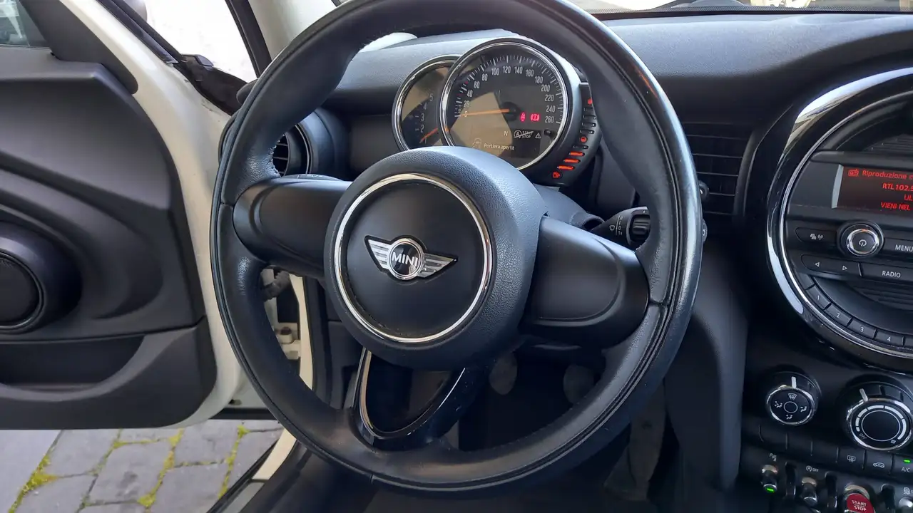 2016 MINI One D Mini ONE D 5p, photograph 12