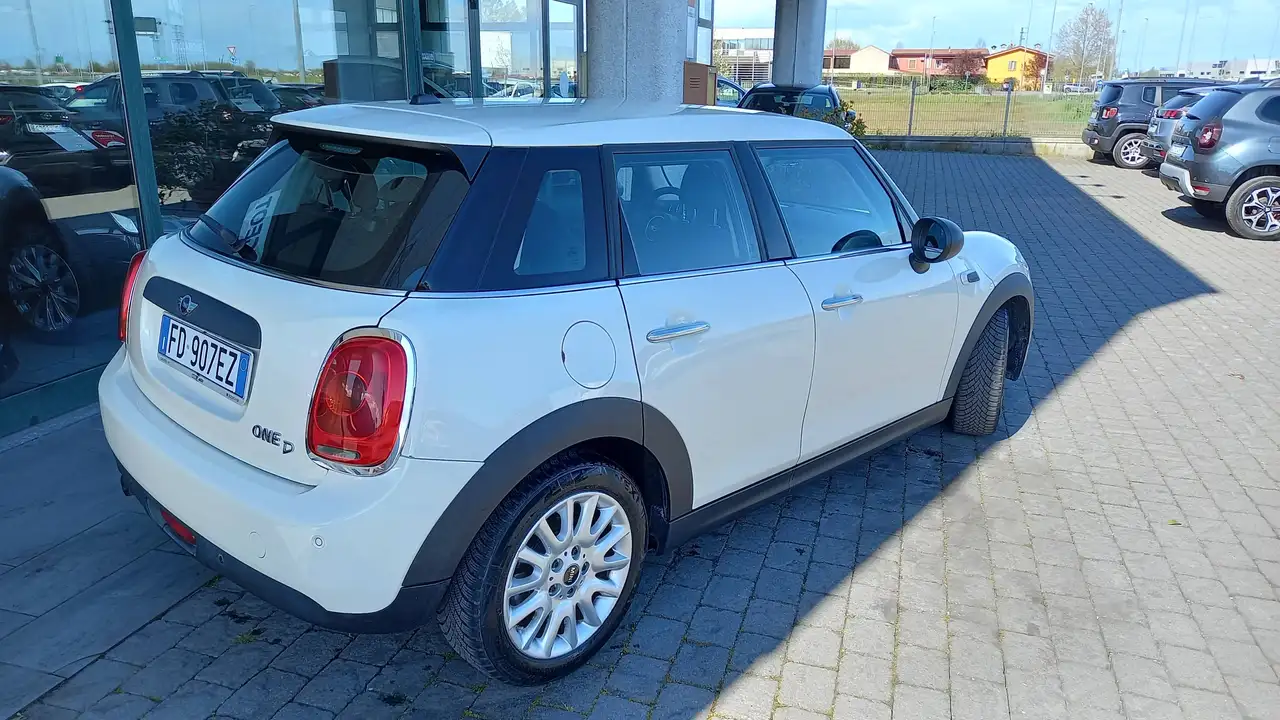 2016 MINI One D Mini ONE D 5p, photograph 5