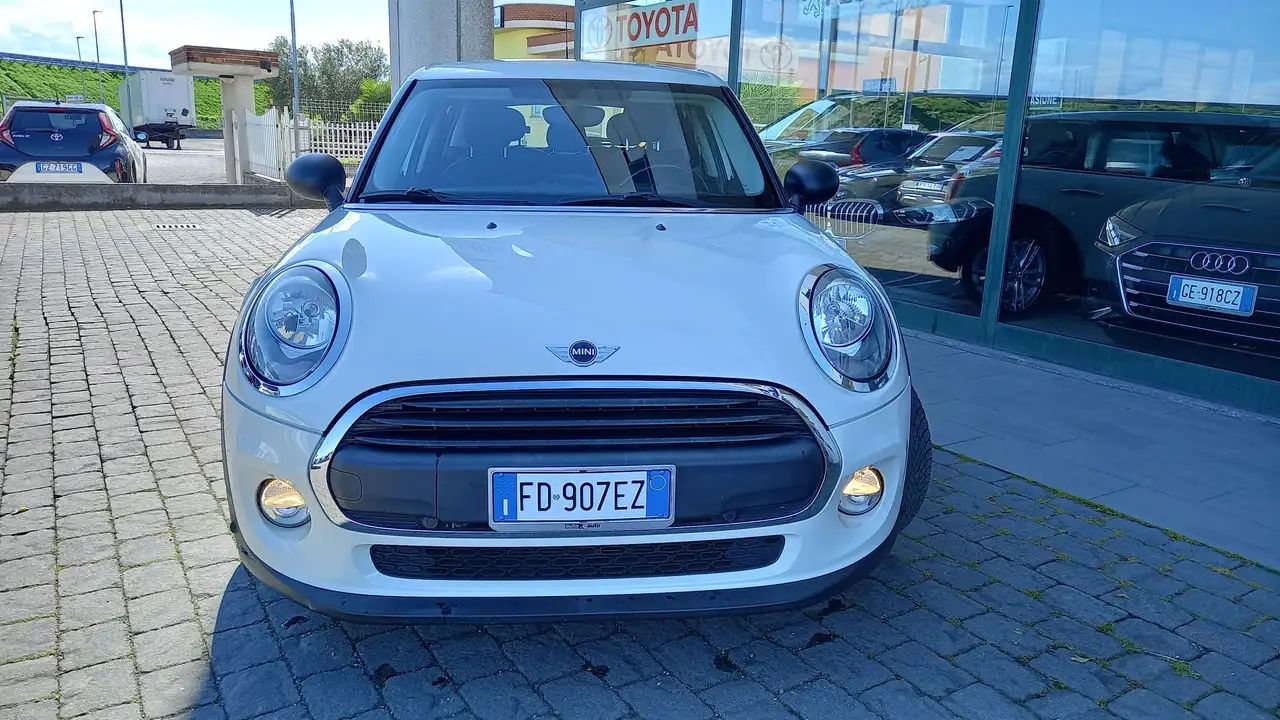 2016 MINI One D Mini ONE D 5p, photograph 2