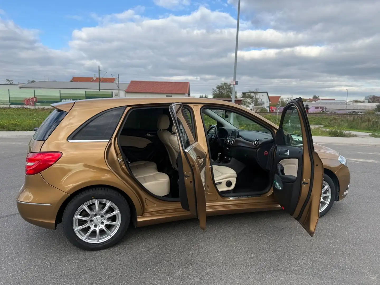 Mercedes-Benz B 180 CDI *VOLLLEDER+REIFEN NEU* Beige - 1