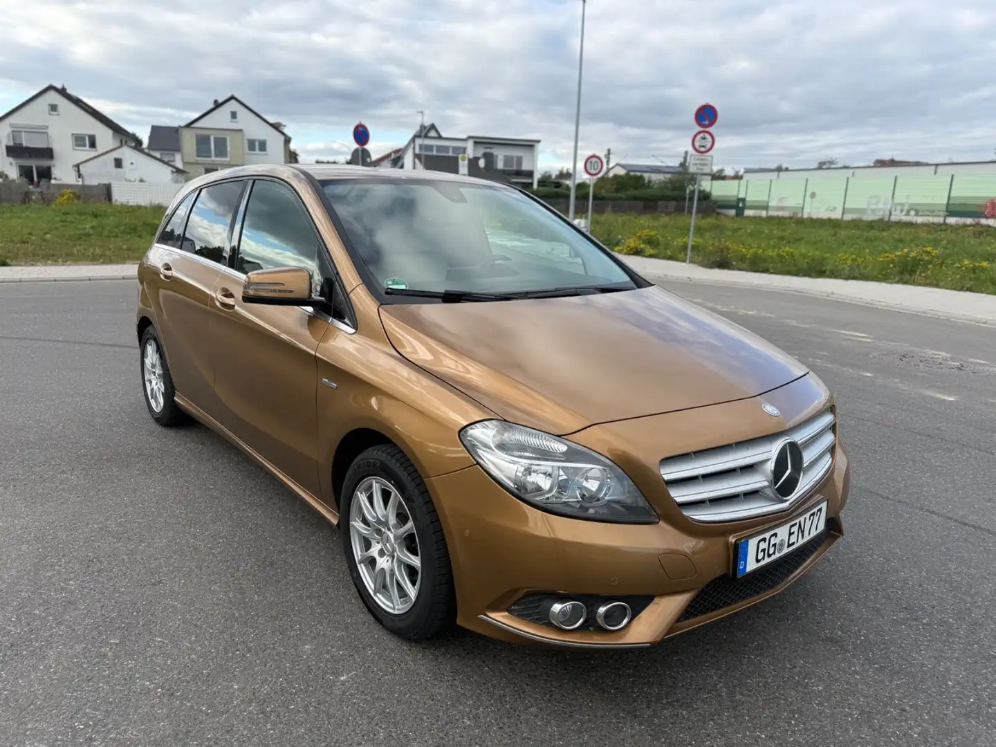 Mercedes-Benz B 180 CDI *VOLLLEDER+REIFEN NEU* Beige - 2