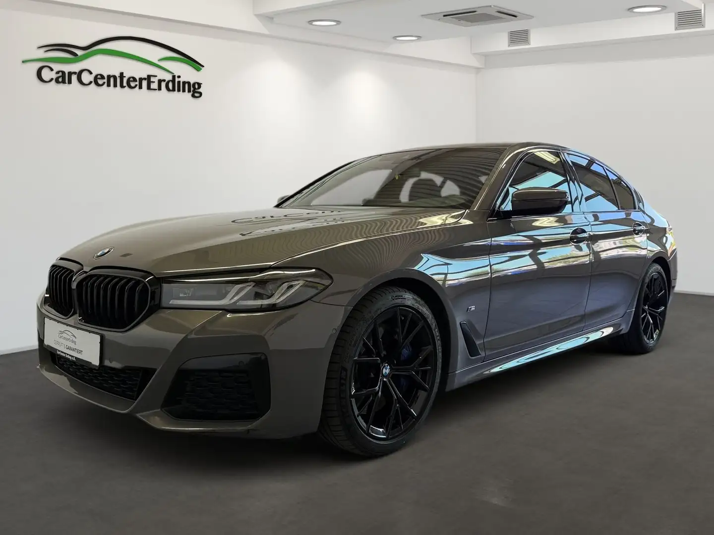 BMW 540 dLim.xDrive*M Sport*A.LED*Navi*Kamera*H&K*DAB Gris - 1