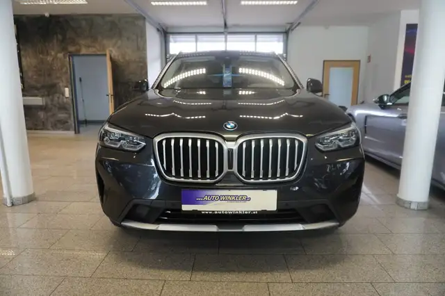 BMW X3 view 2