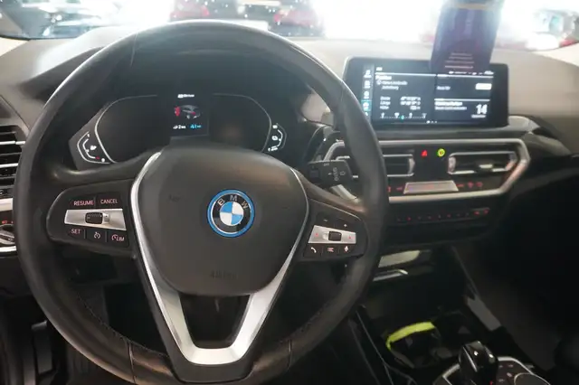 BMW X3 view 11
