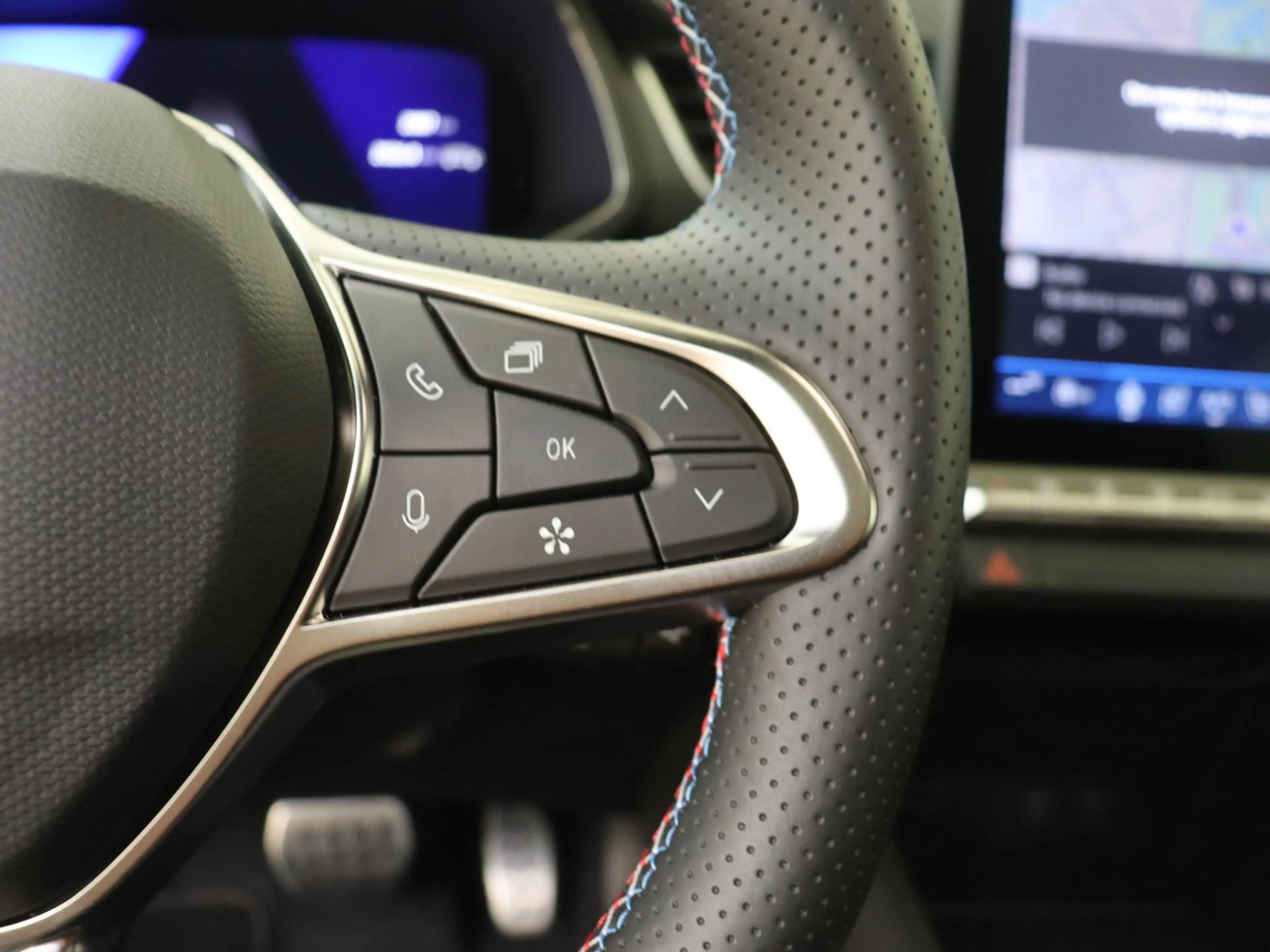 Renault Symbioz 1.8 E-Tech full hybrid 160 Esprit Alpine Pack driv — photo 13