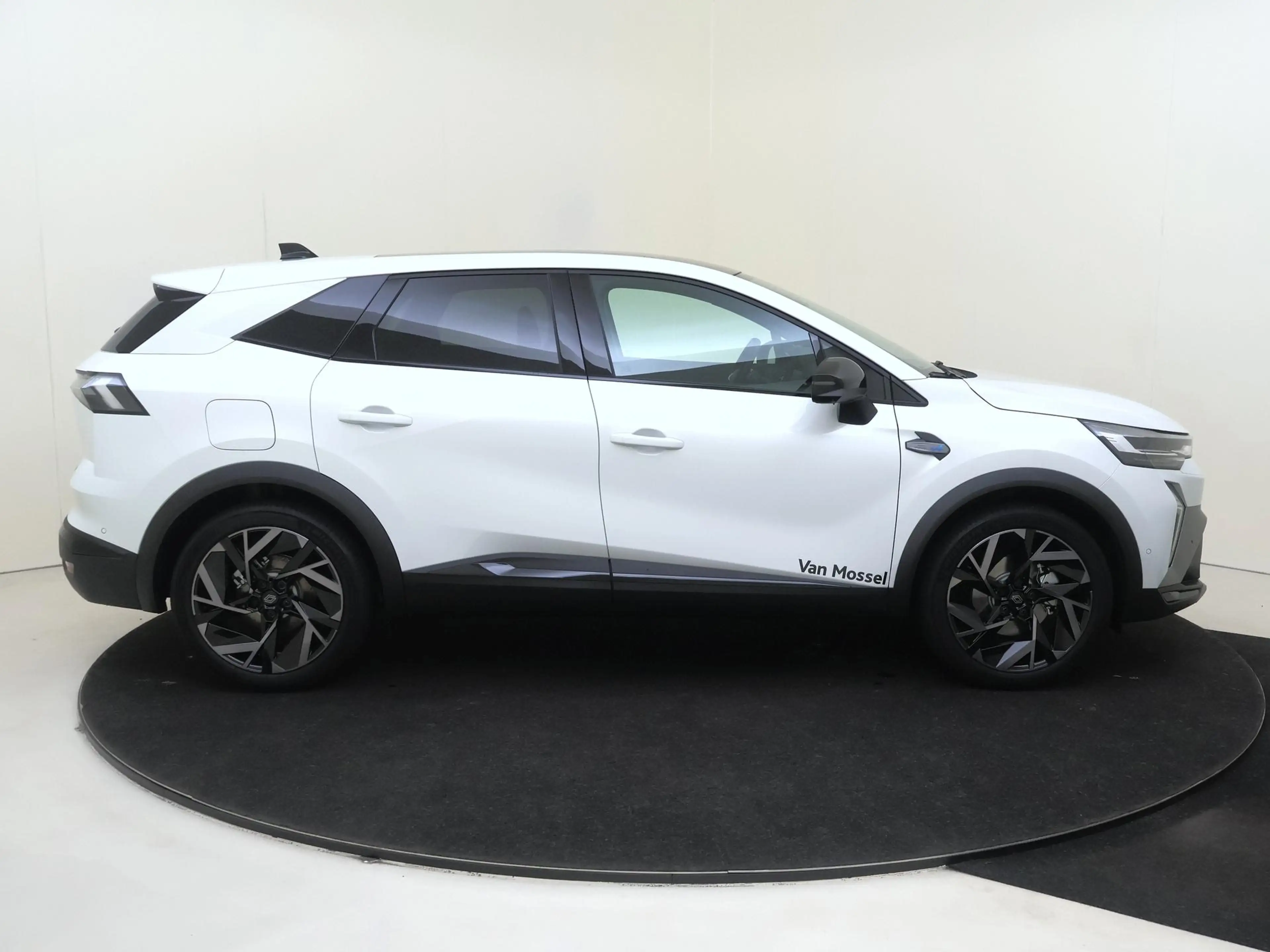 Renault Symbioz 1.8 E-Tech full hybrid 160 Esprit Alpine Pack driv — photo 9