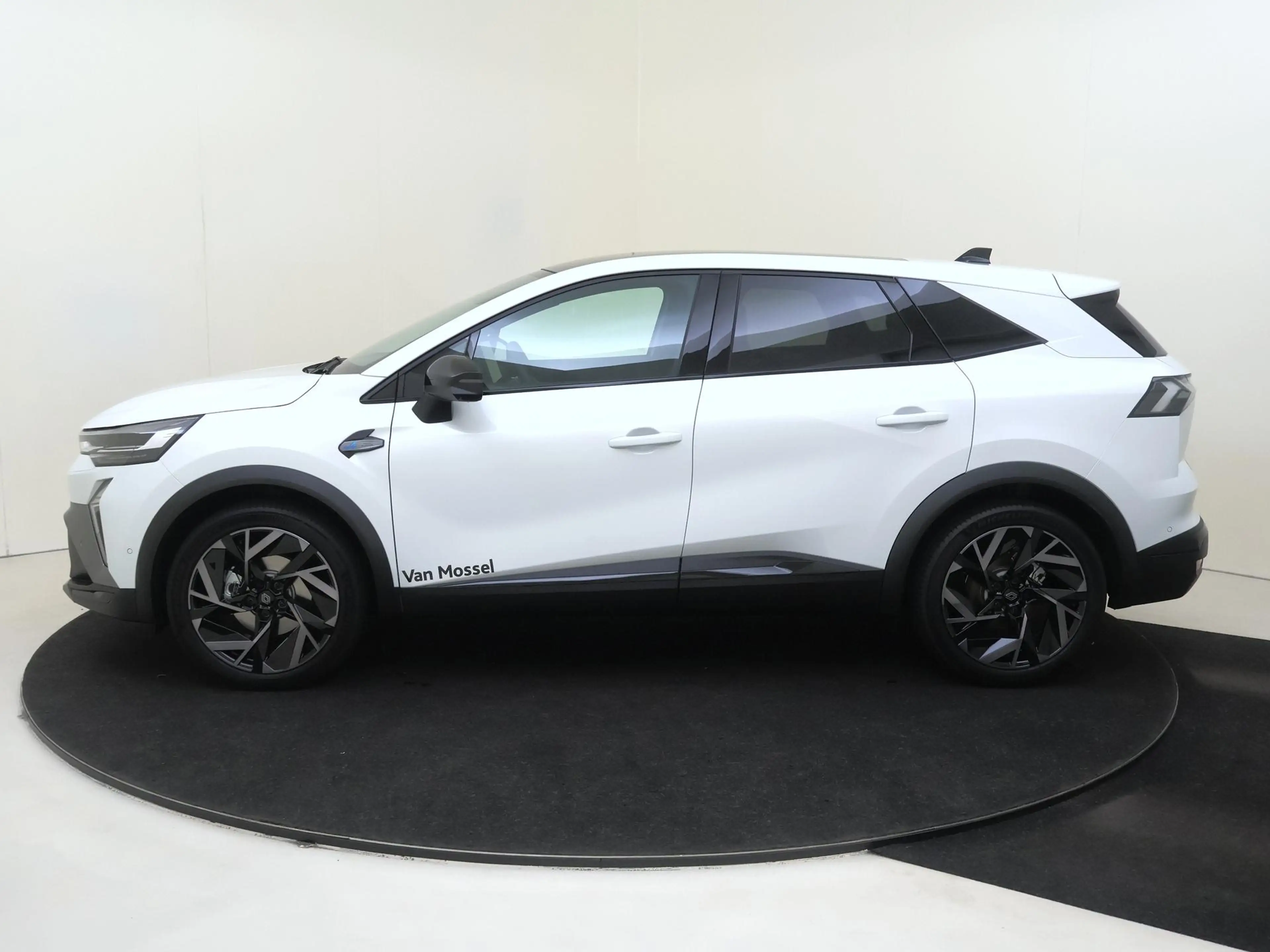 Renault Symbioz 1.8 E-Tech full hybrid 160 Esprit Alpine Pack driv — photo 8