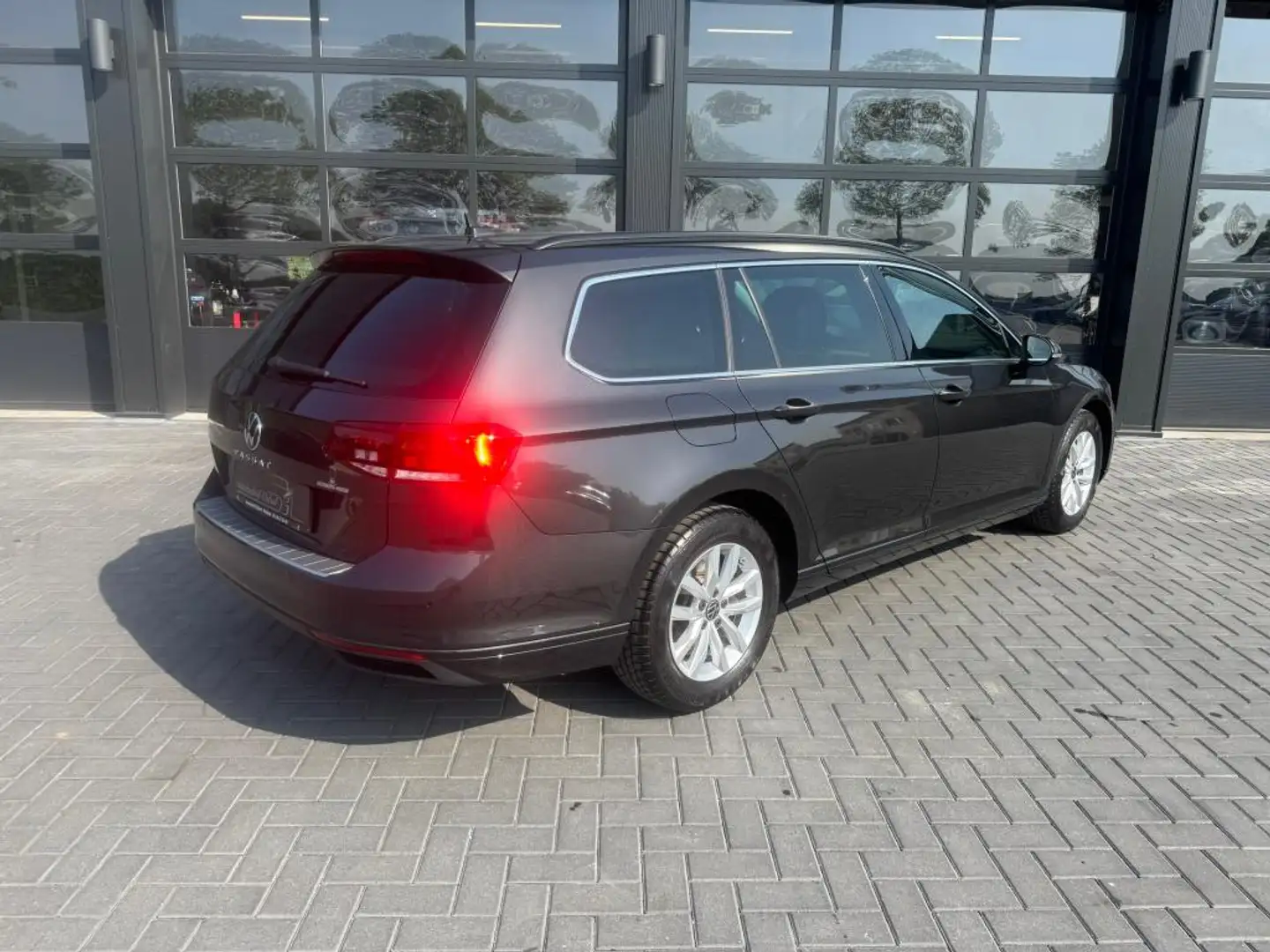 Volkswagen Passat Variant 1.5 TSI Carplay / Stoelverwarming Šedá - 2