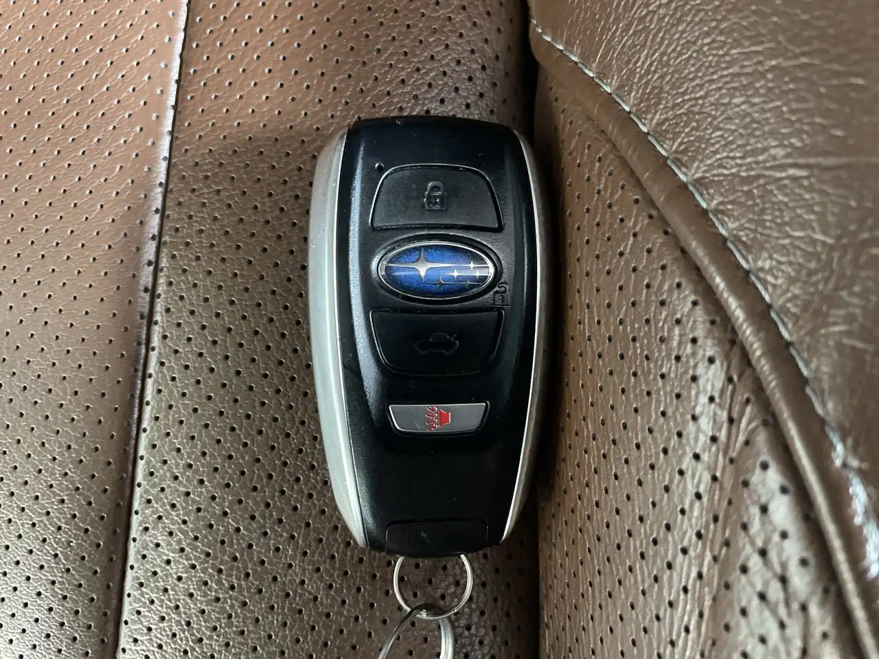 Subaru Ascent photo Subaru Ascent