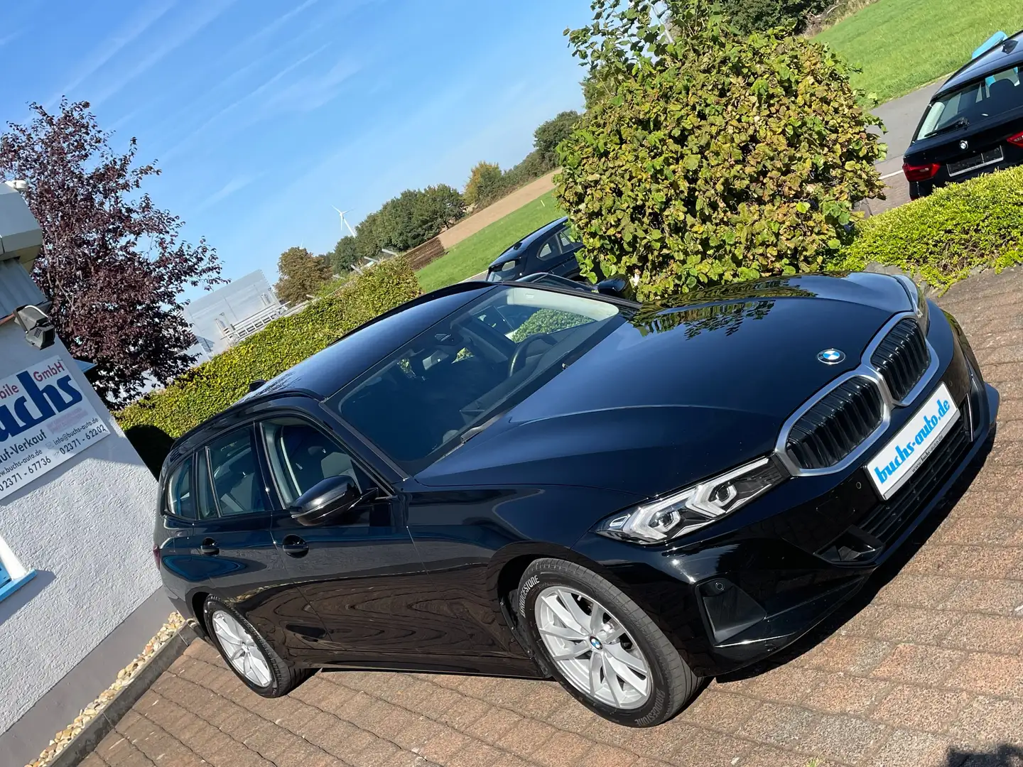 BMW 318 d Touring LCI Curved Display AHK DAB Negro - 1