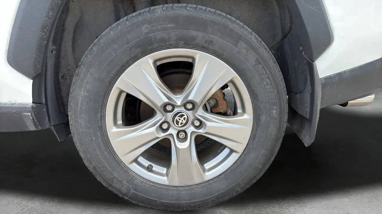 Toyota RAV 4 снимка Toyota RAV 4