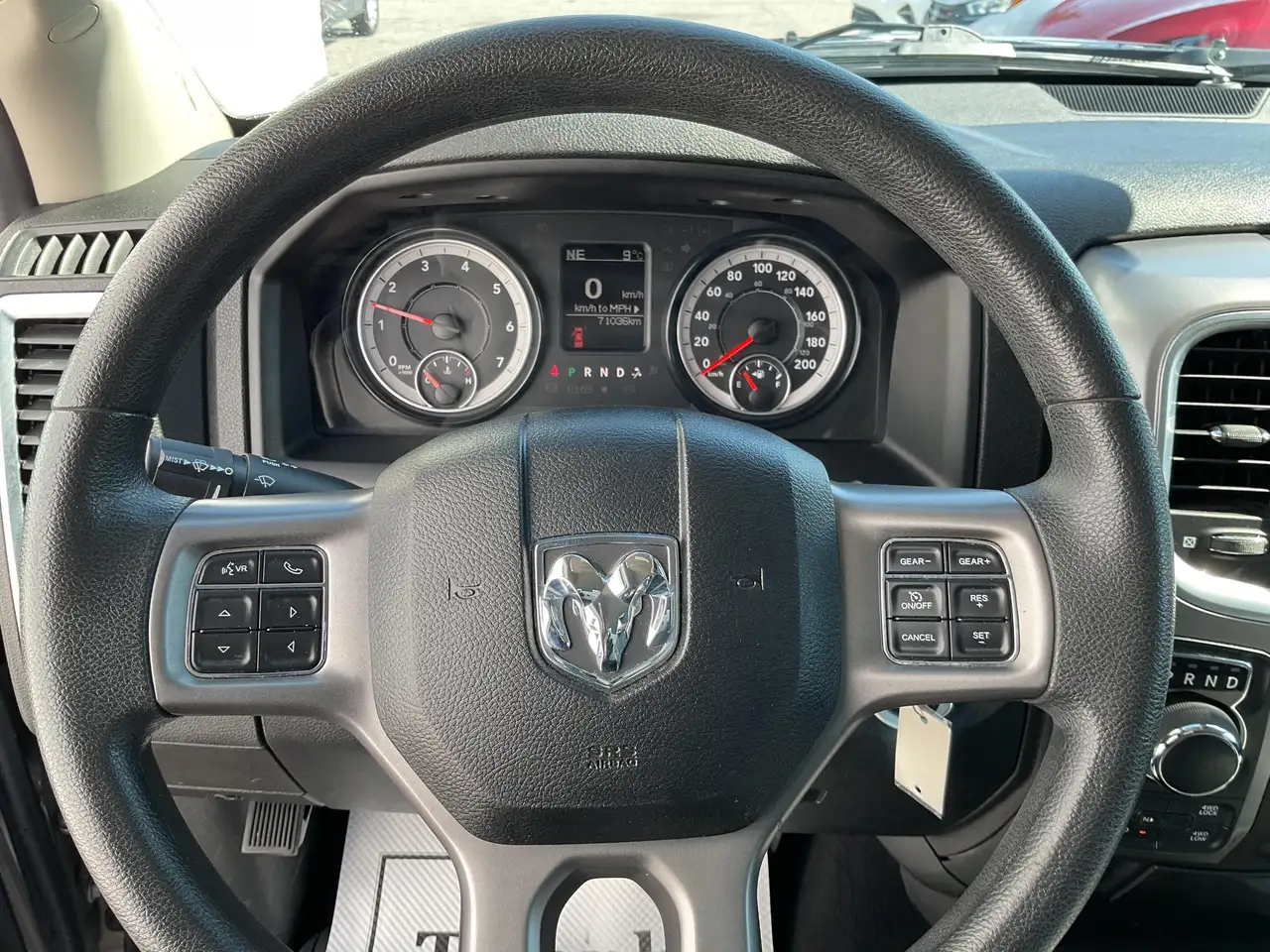 RAM 1500 снимка RAM 1500