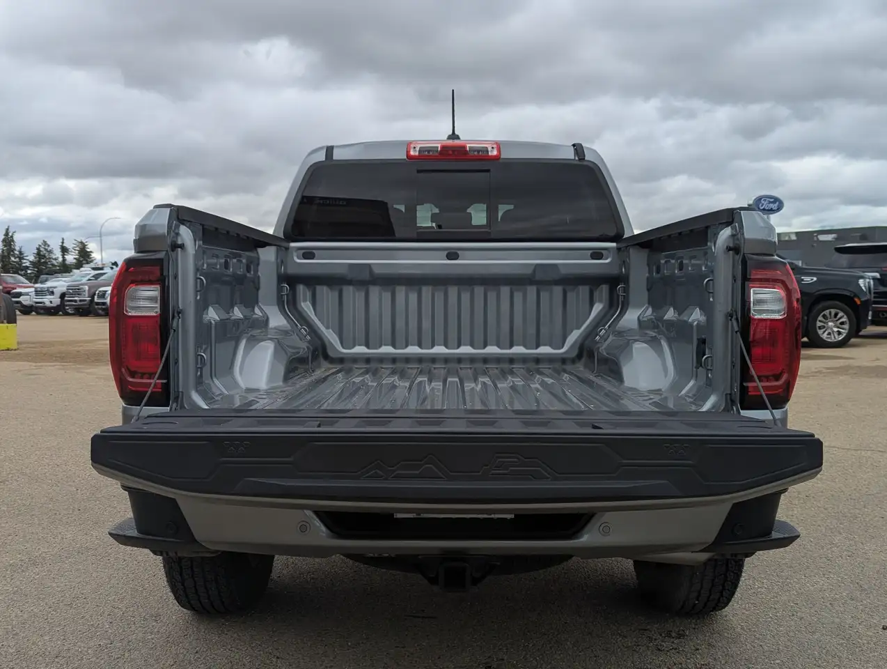 GMC Canyon снимка GMC Canyon