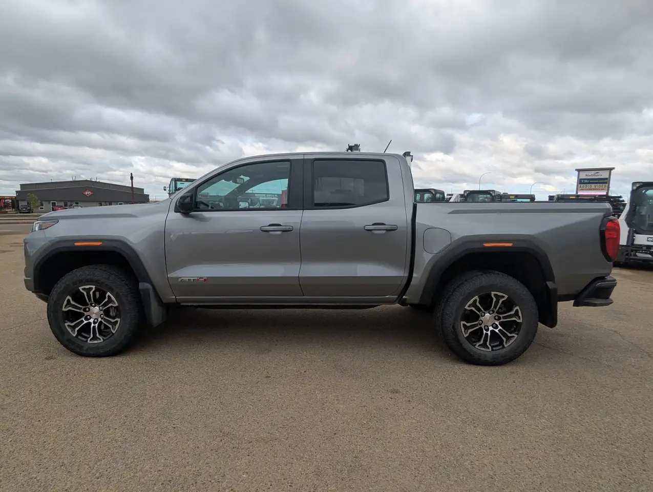 GMC Canyon снимка GMC Canyon