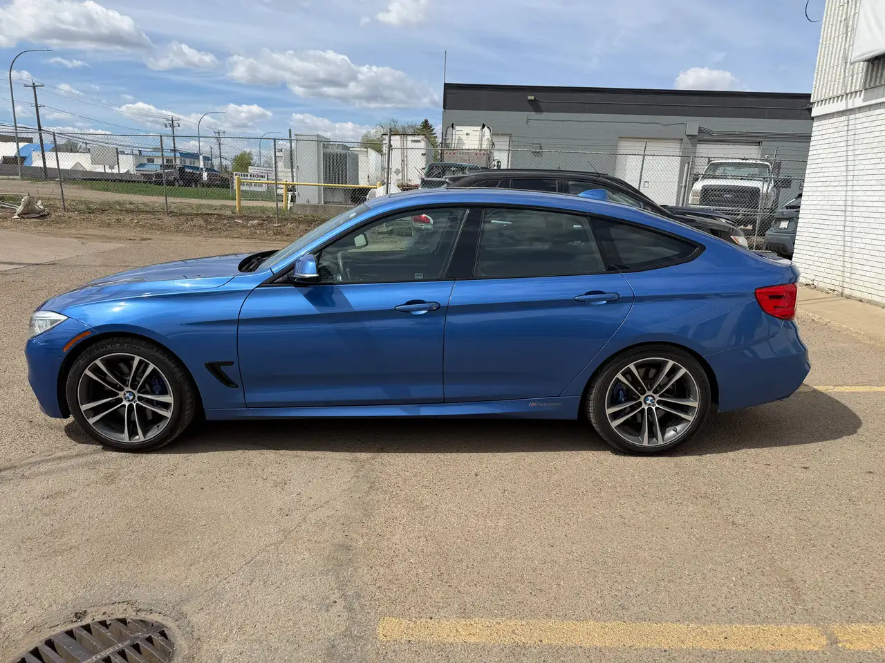 BMW 3 Series снимка BMW 3 Series