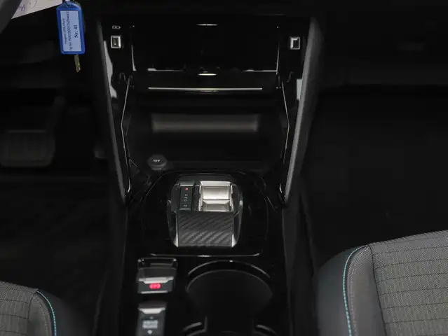 Peugeot 2008 view 11