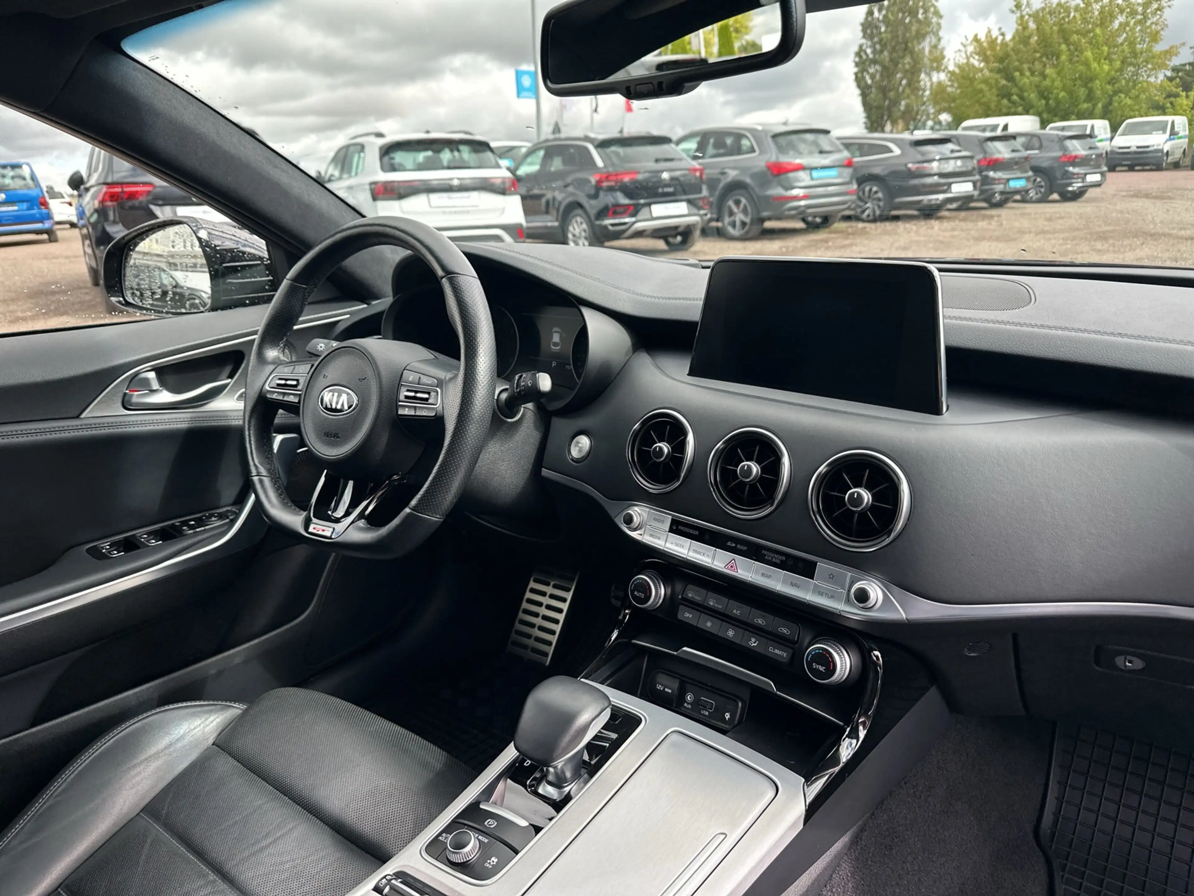 Kia Stinger 3.3 T-GDI 4WD GT SCHIEBEDACH LEDER HARMAN — photo 13
