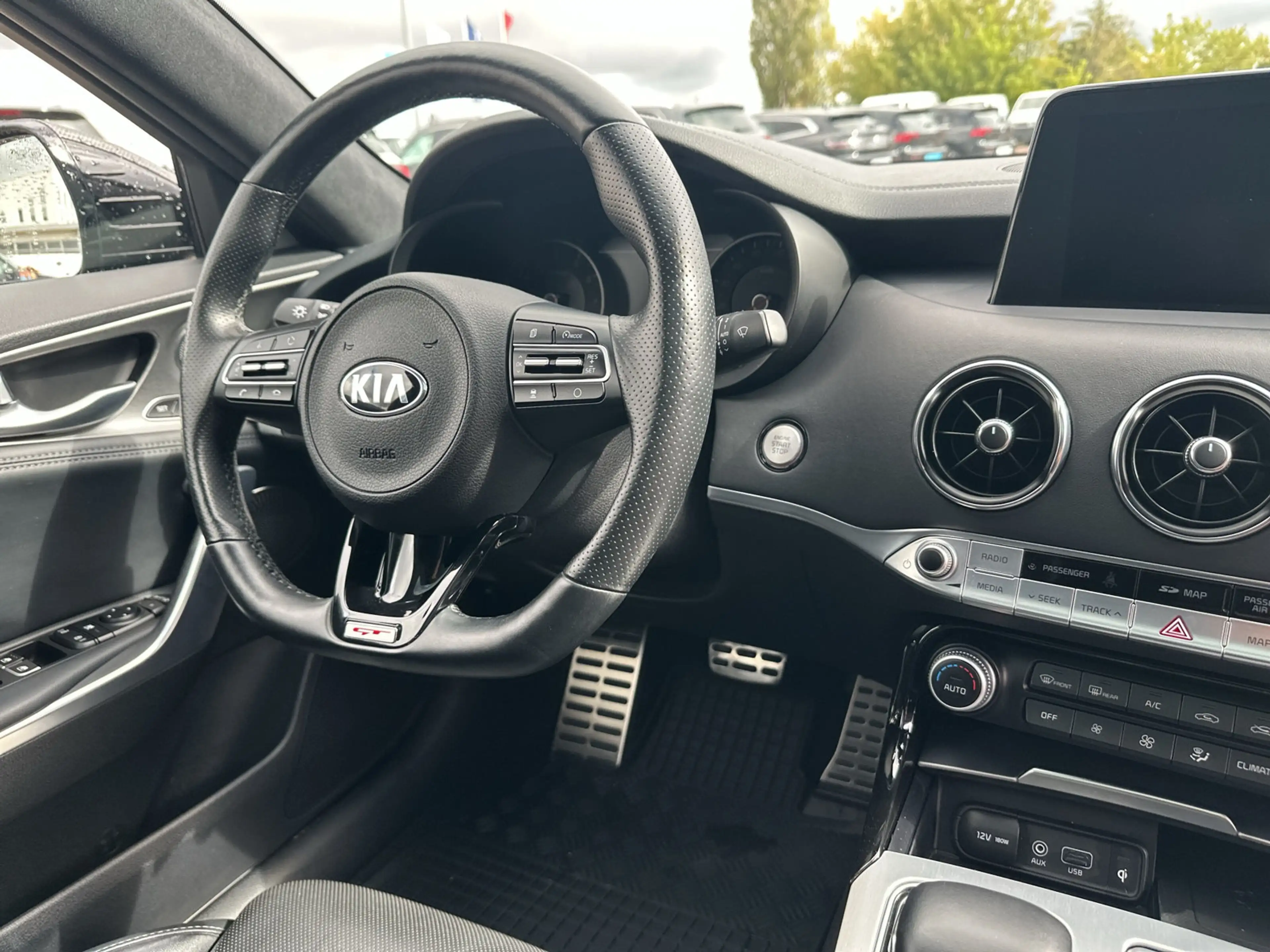 Kia Stinger 3.3 T-GDI 4WD GT SCHIEBEDACH LEDER HARMAN — photo 14