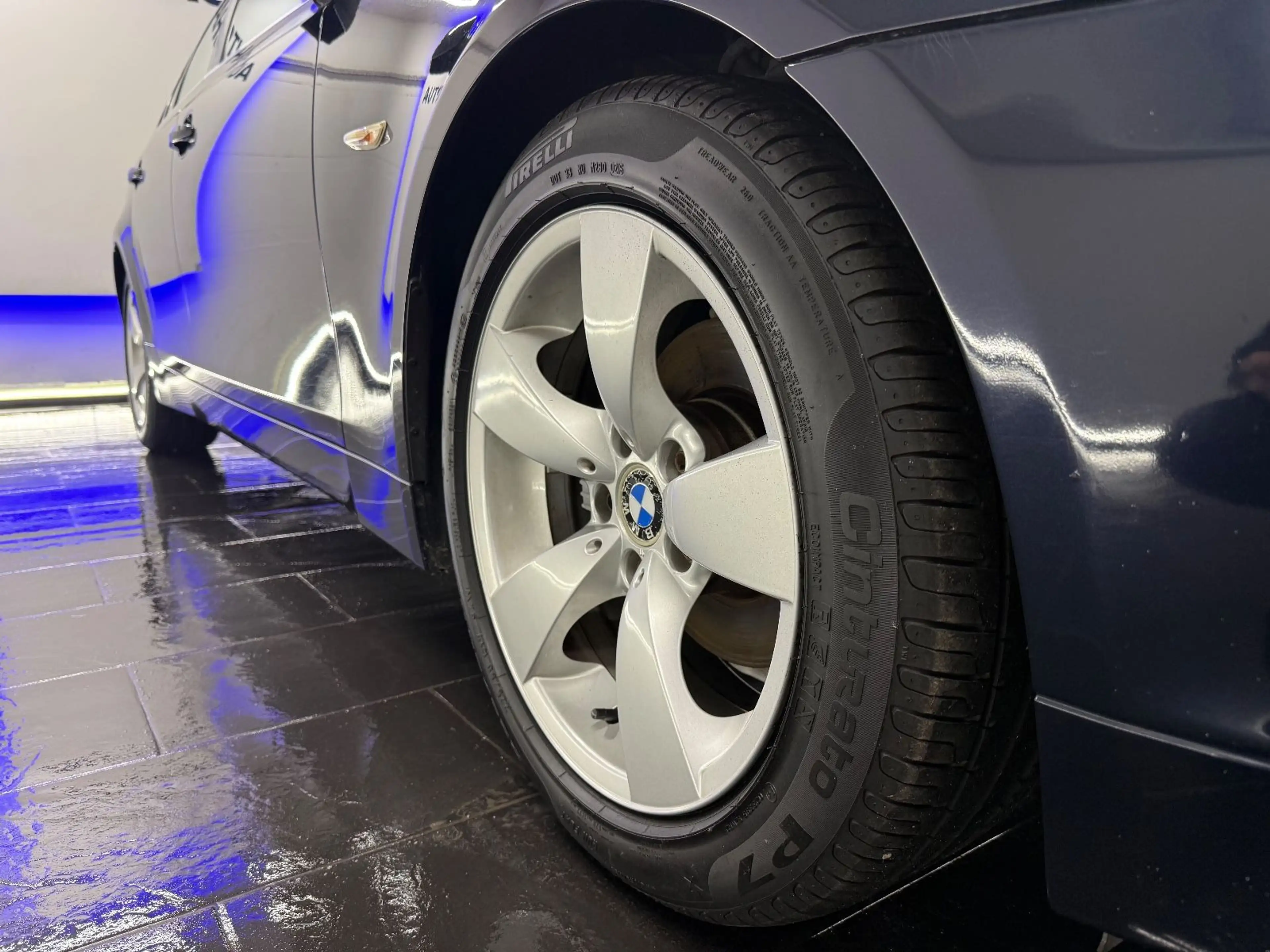 BMW 525 i Lim. LEDER XENON SHD NAVI 2xPDC SZHZG TEMPO — photo 6