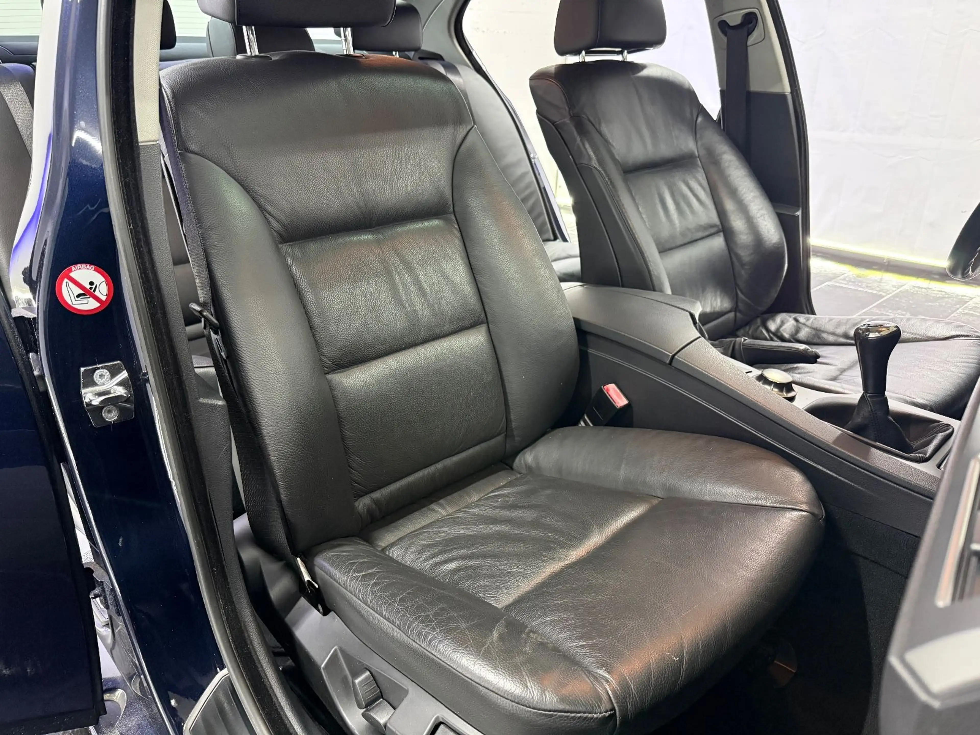 BMW 525 i Lim. LEDER XENON SHD NAVI 2xPDC SZHZG TEMPO — photo 12