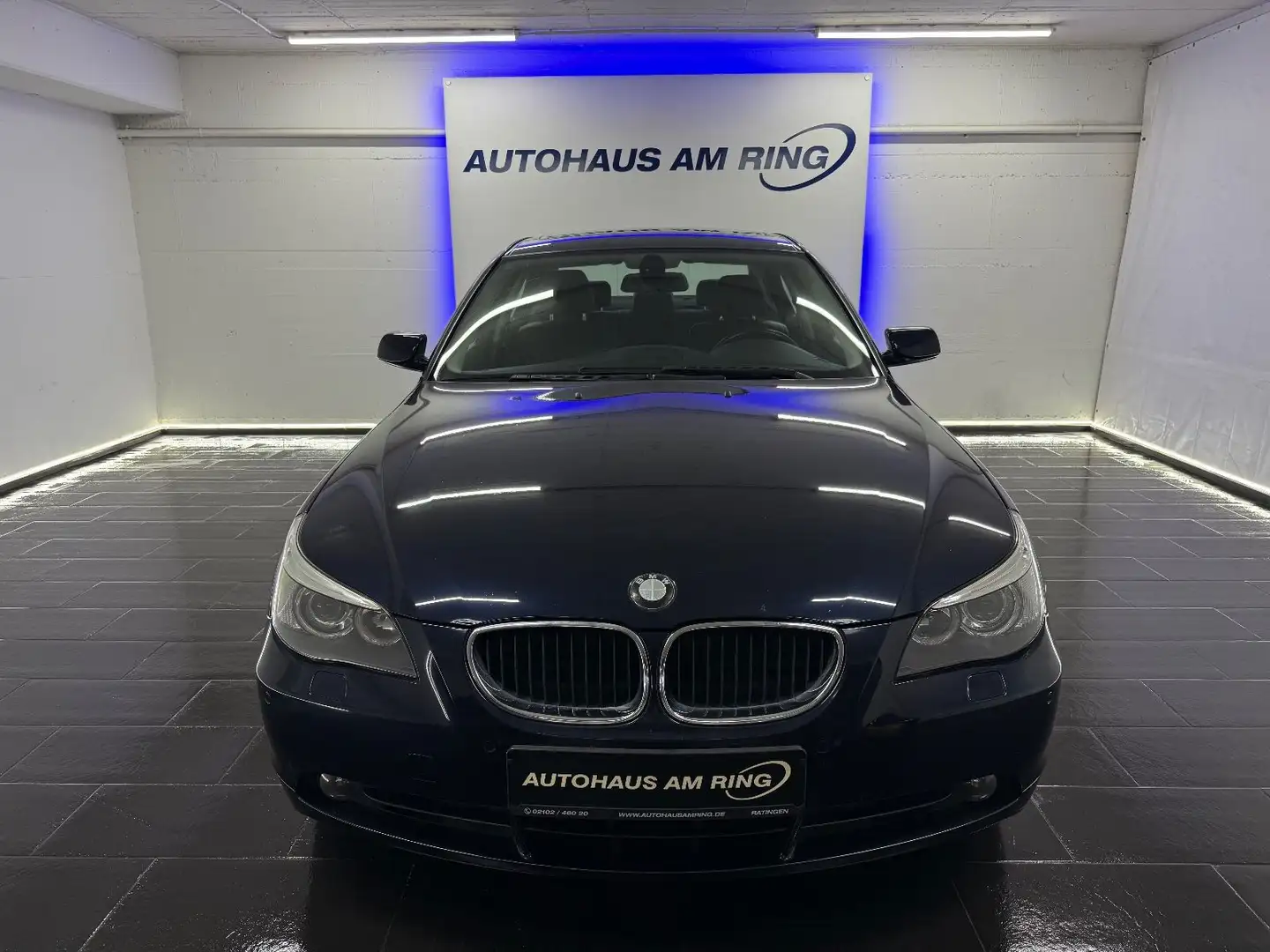 BMW 525 i Lim. LEDER XENON SHD NAVI 2xPDC SZHZG TEMPO Blau - 1