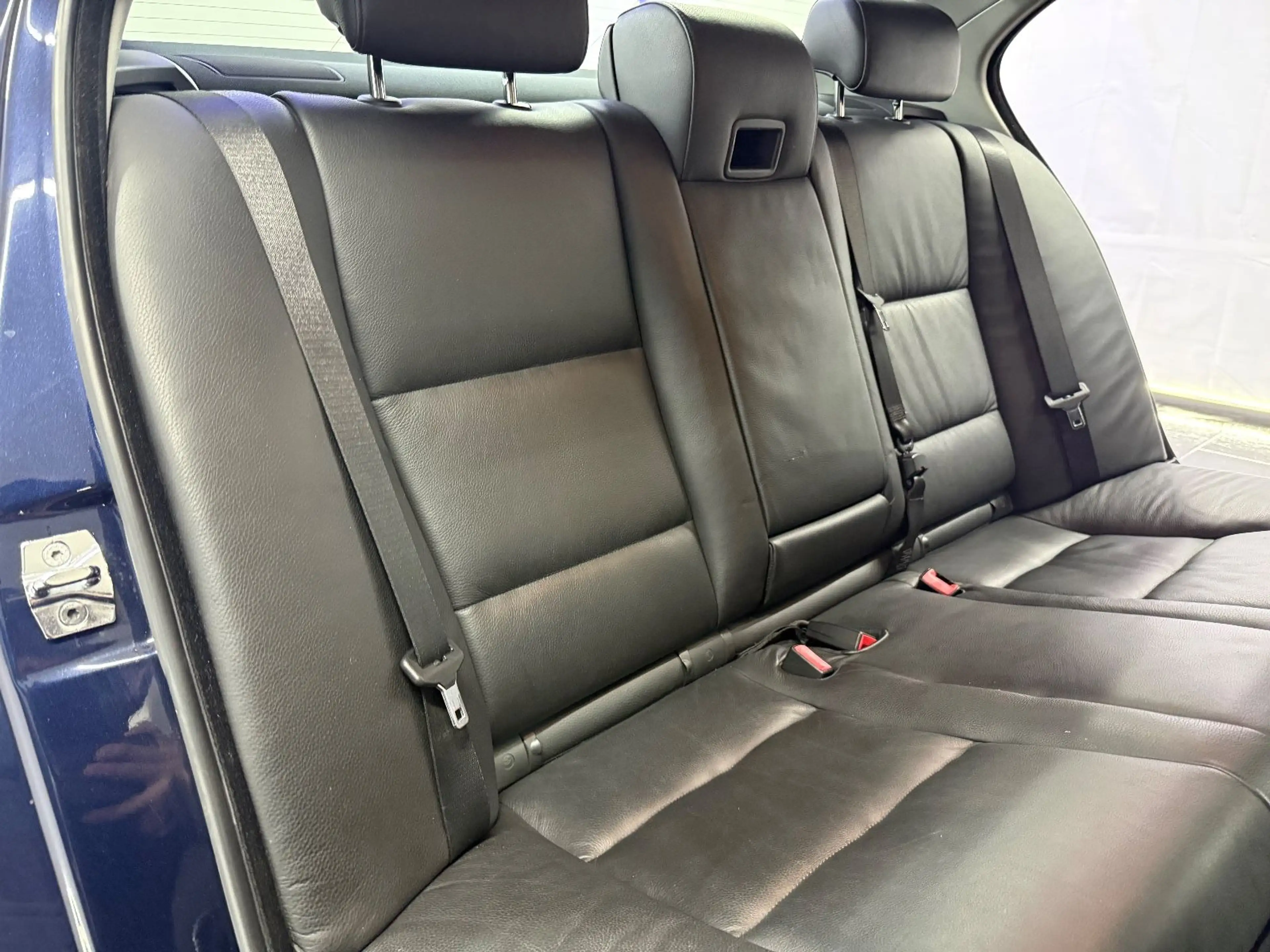 BMW 525 i Lim. LEDER XENON SHD NAVI 2xPDC SZHZG TEMPO — photo 14