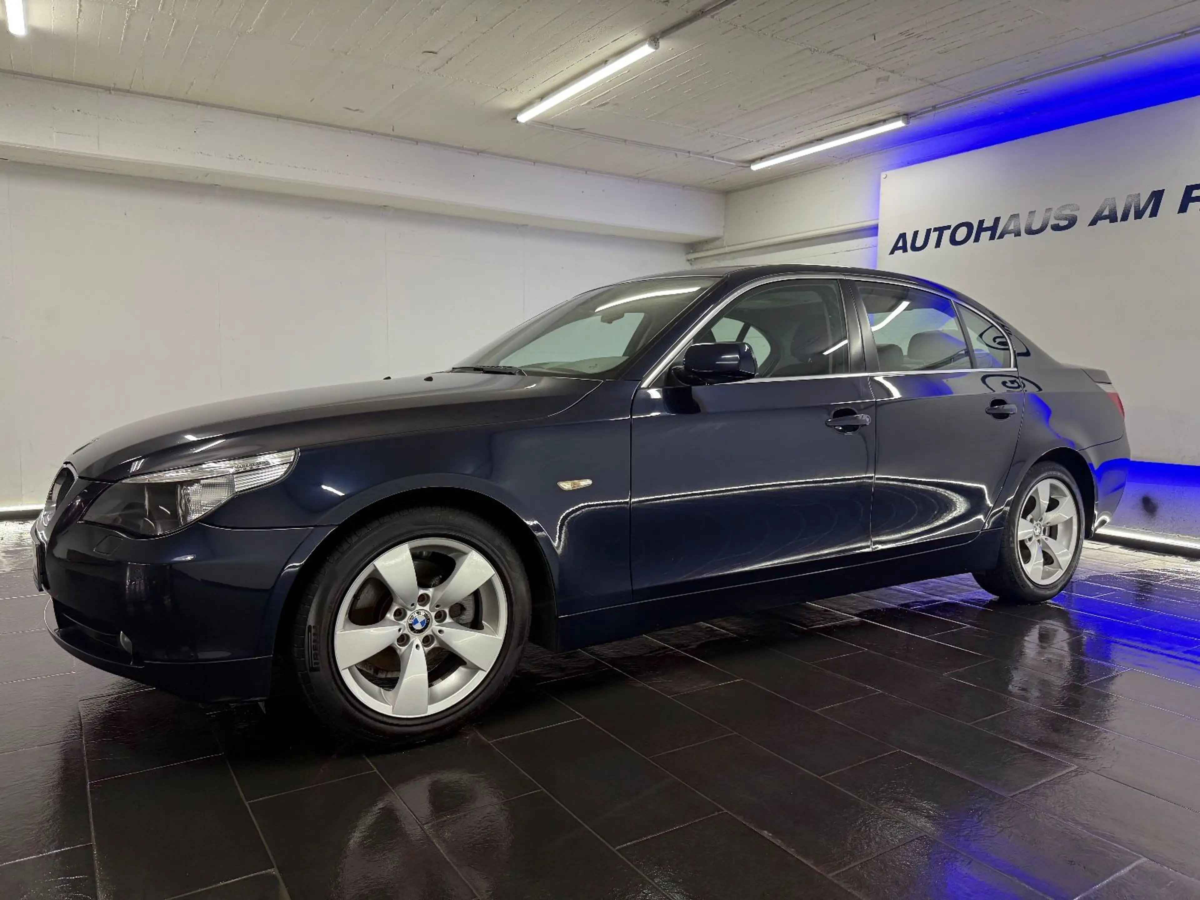 BMW 525 i Lim. LEDER XENON SHD NAVI 2xPDC SZHZG TEMPO — photo 3