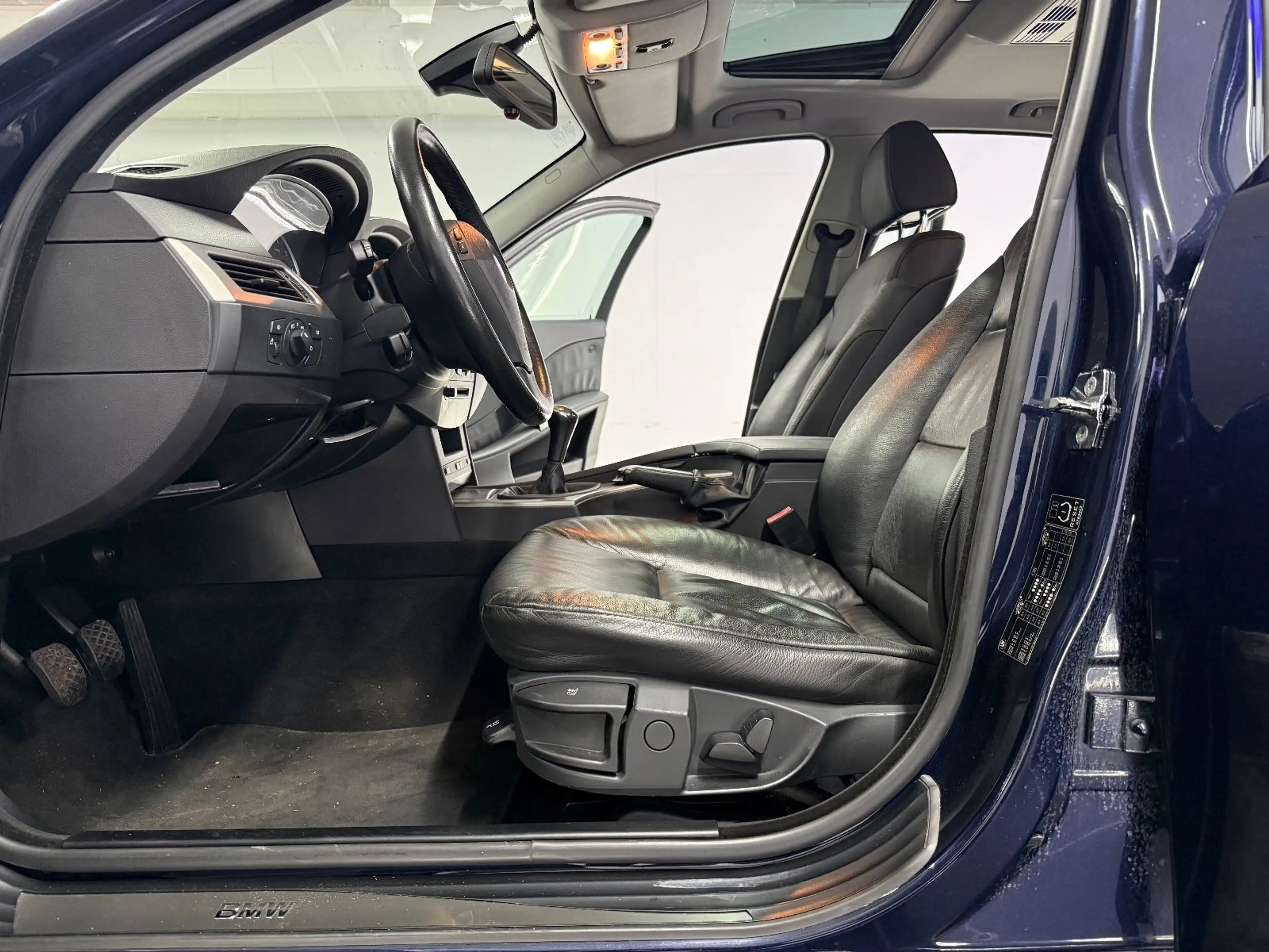 BMW 525 i Lim. LEDER XENON SHD NAVI 2xPDC SZHZG TEMPO — photo 7