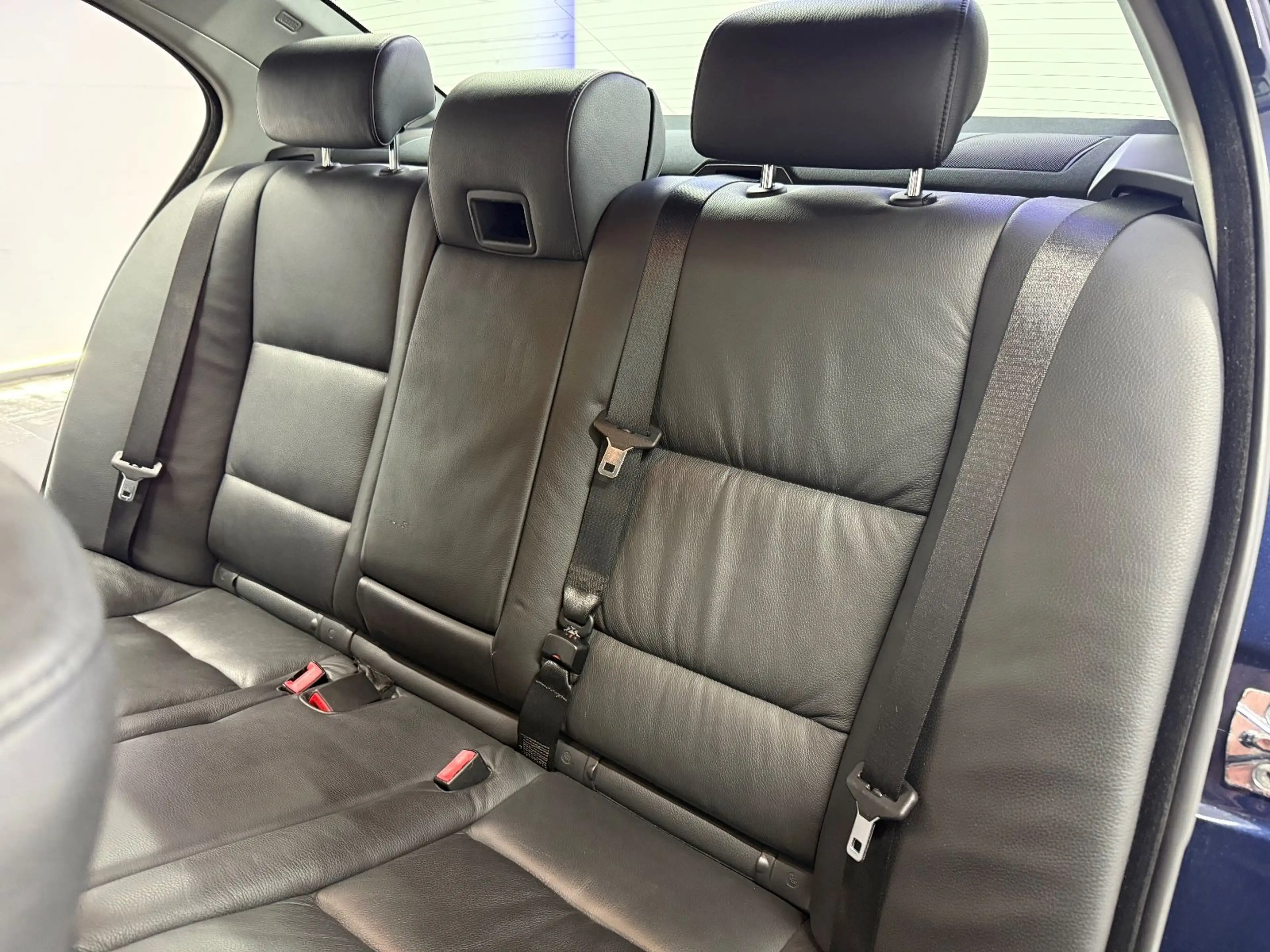 BMW 525 i Lim. LEDER XENON SHD NAVI 2xPDC SZHZG TEMPO — photo 10