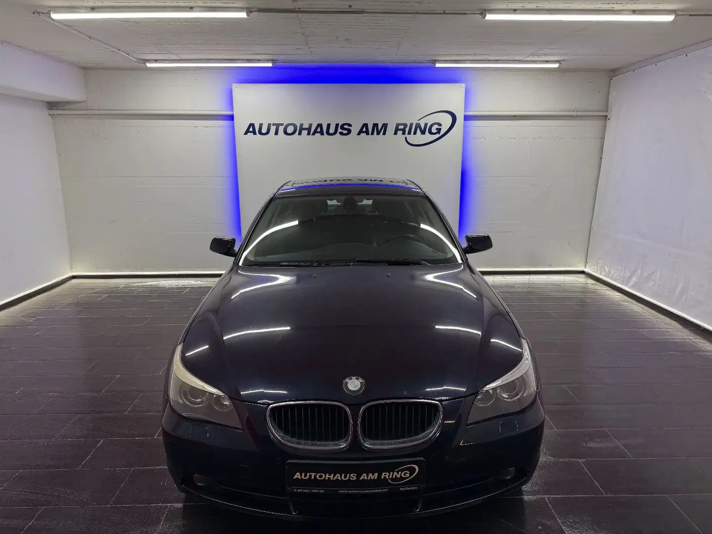 BMW 525 i Lim. LEDER XENON SHD NAVI 2xPDC SZHZG TEMPO Bleu - 1