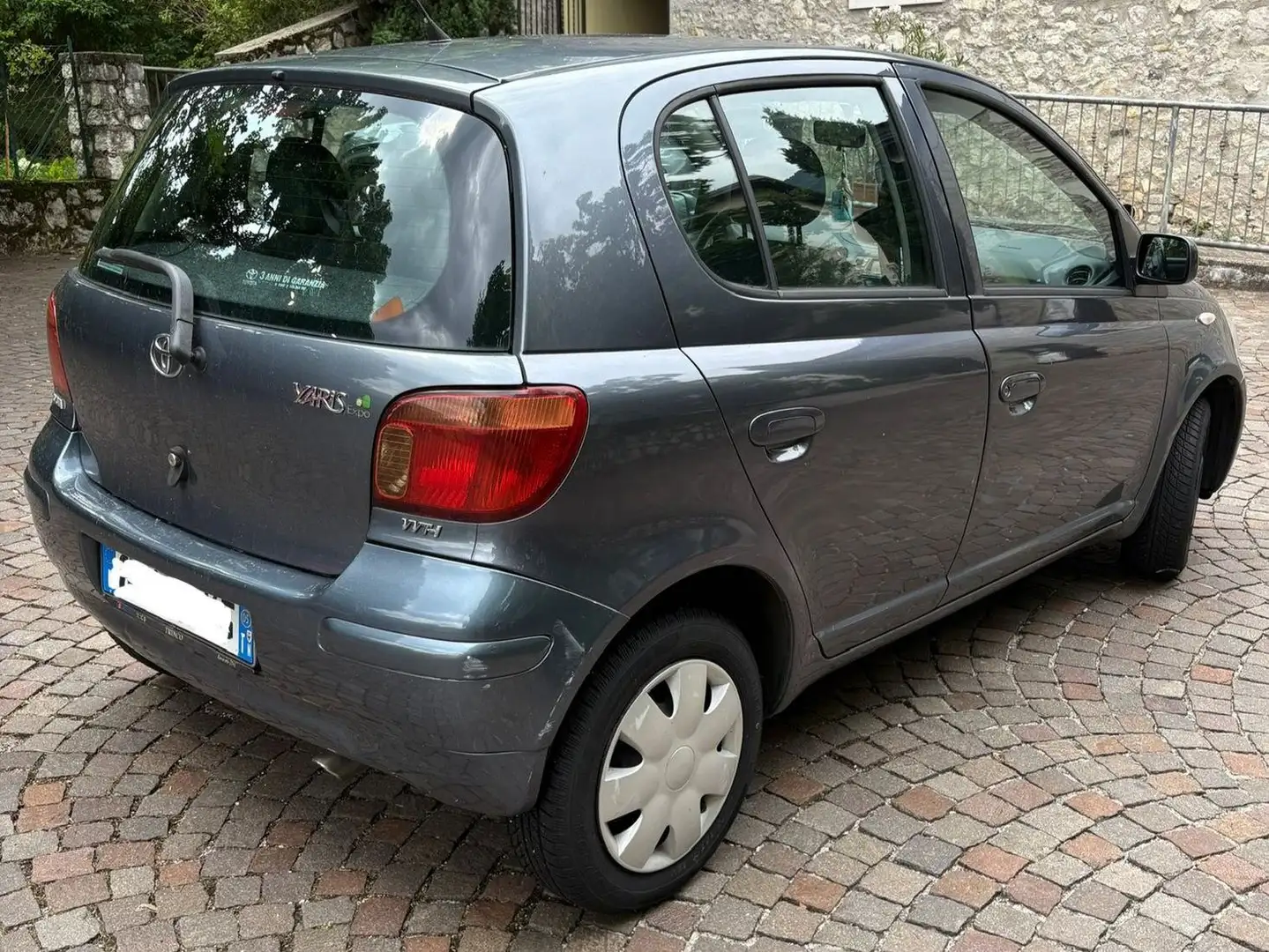 Toyota Yaris 1.0i 16V cat 5 porte Expo Grigio - 2