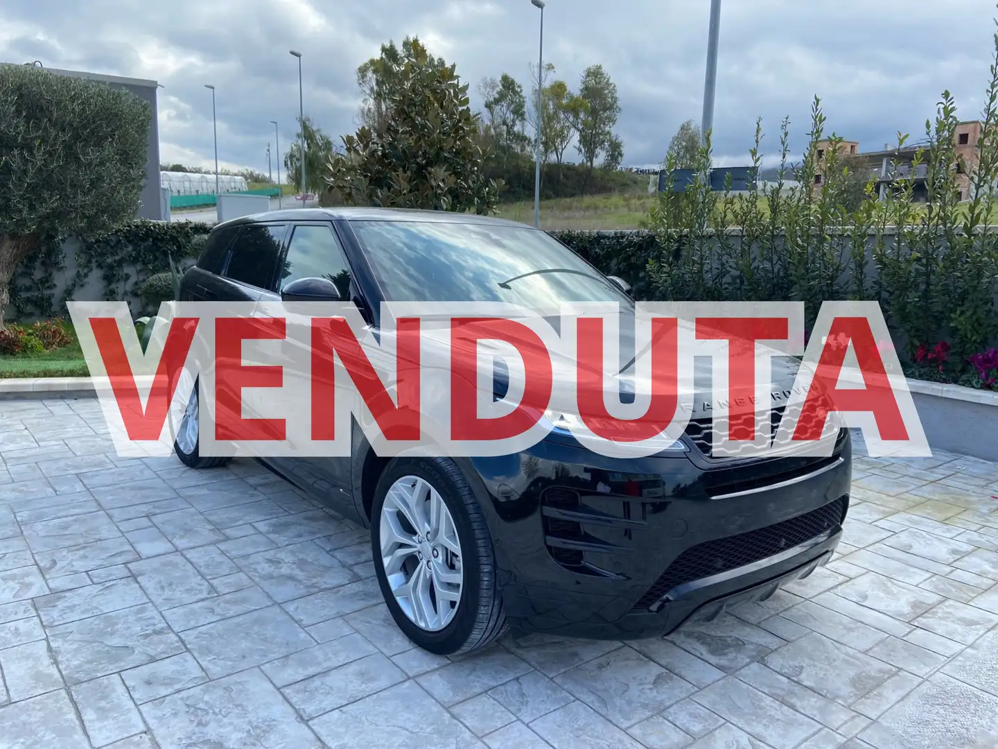 Land Rover Range Rover Evoque R-DYNAMIC S180 CV 2.0 i4 Noir - 1