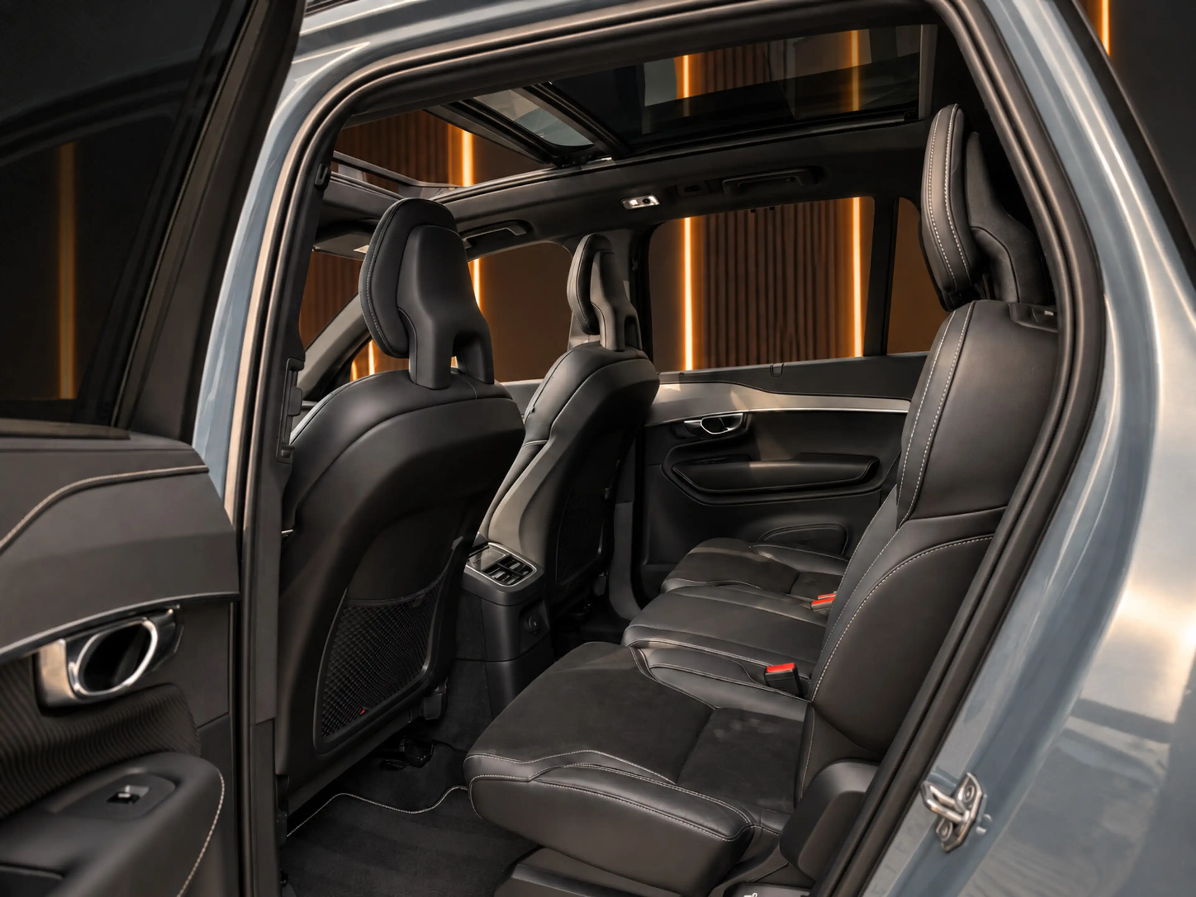 Volvo XC90 2.0 T8 Recharge AWD R-Design 7 Zits 421PK | Luchtv — photo 15