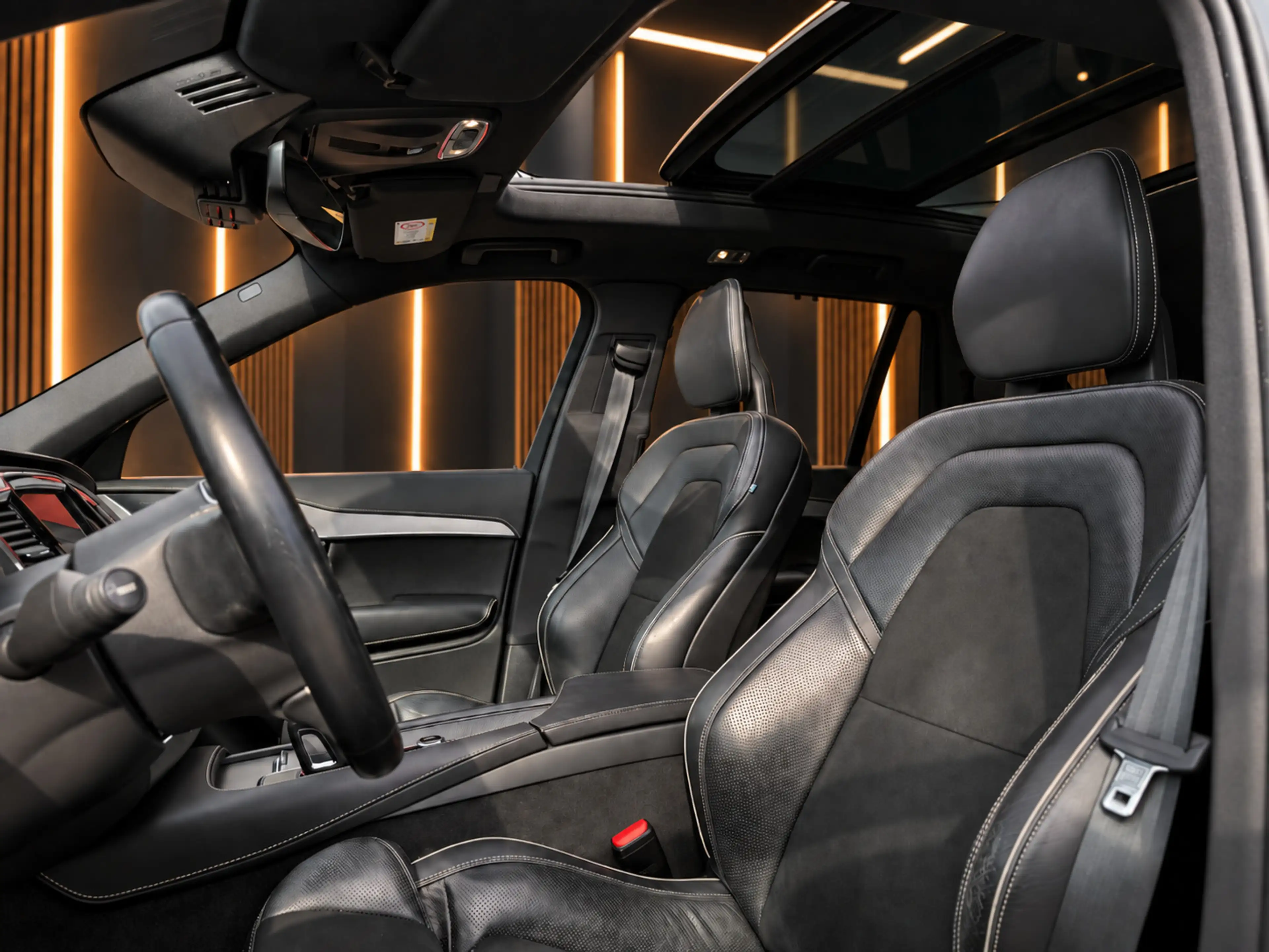 Volvo XC90 2.0 T8 Recharge AWD R-Design 7 Zits 421PK | Luchtv — photo 2