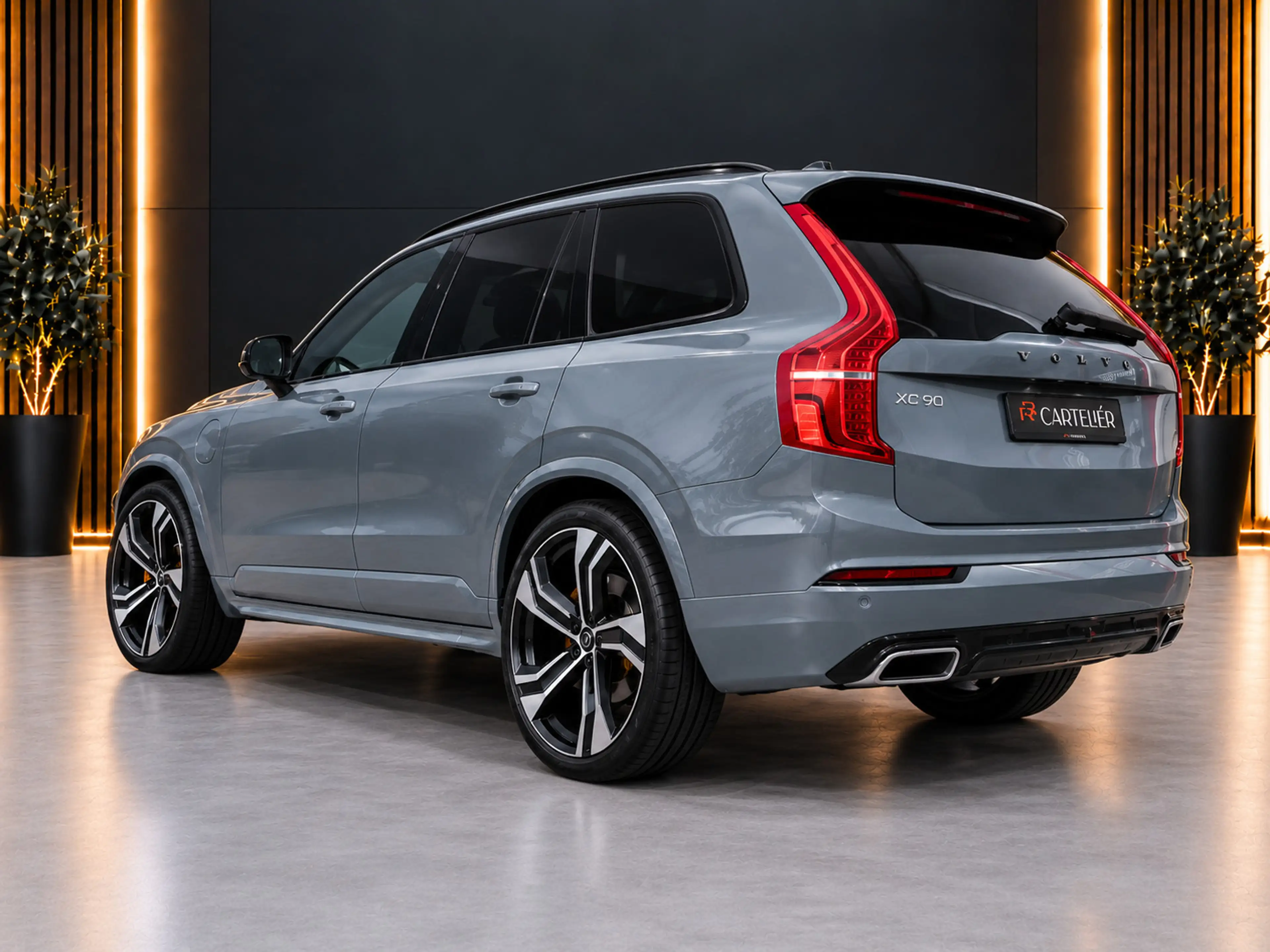 Volvo XC90 2.0 T8 Recharge AWD R-Design 7 Zits 421PK | Luchtv — photo 3